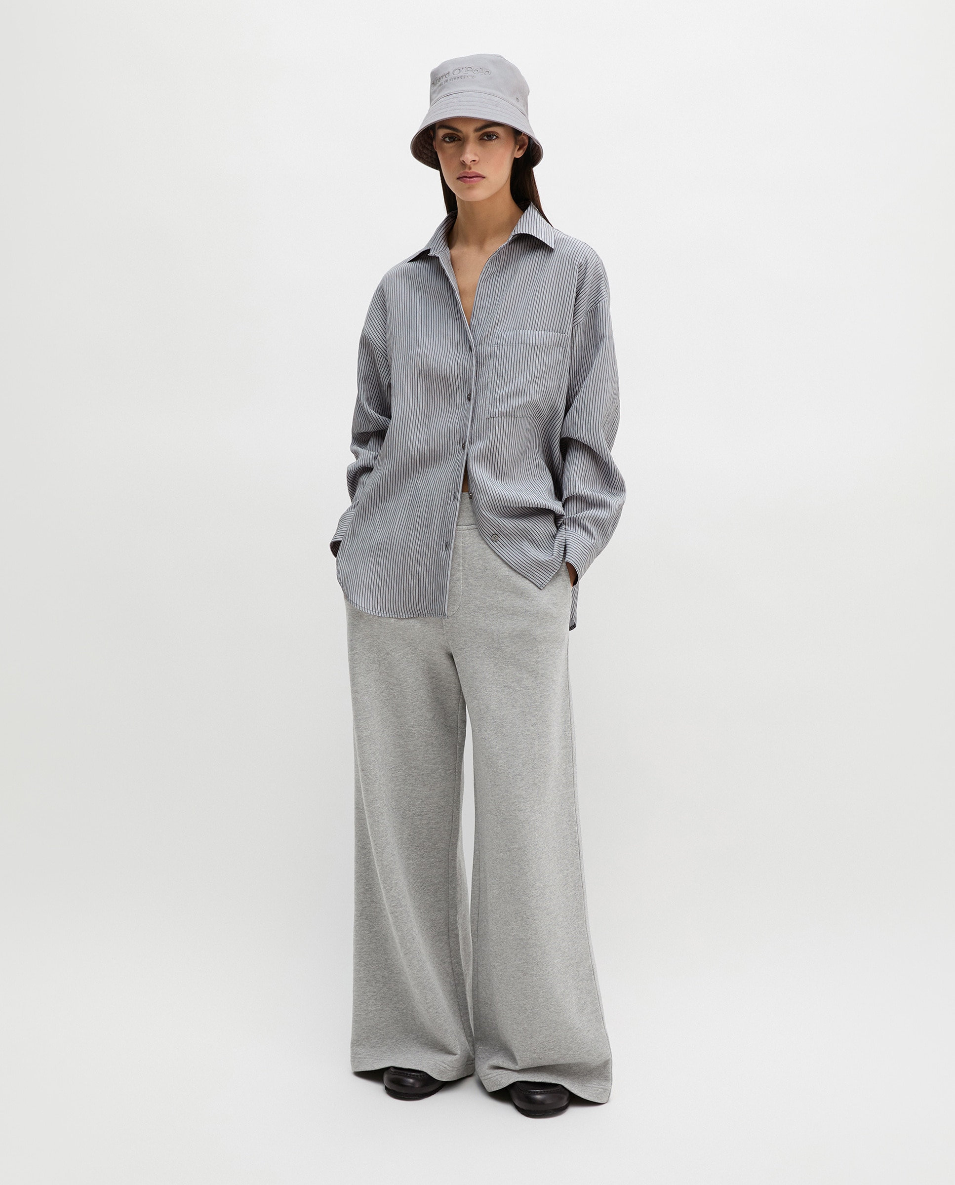 Imagen 0 de Blusa de mujer relajada de rayas de una mezcla de viscosa arrugada Azul