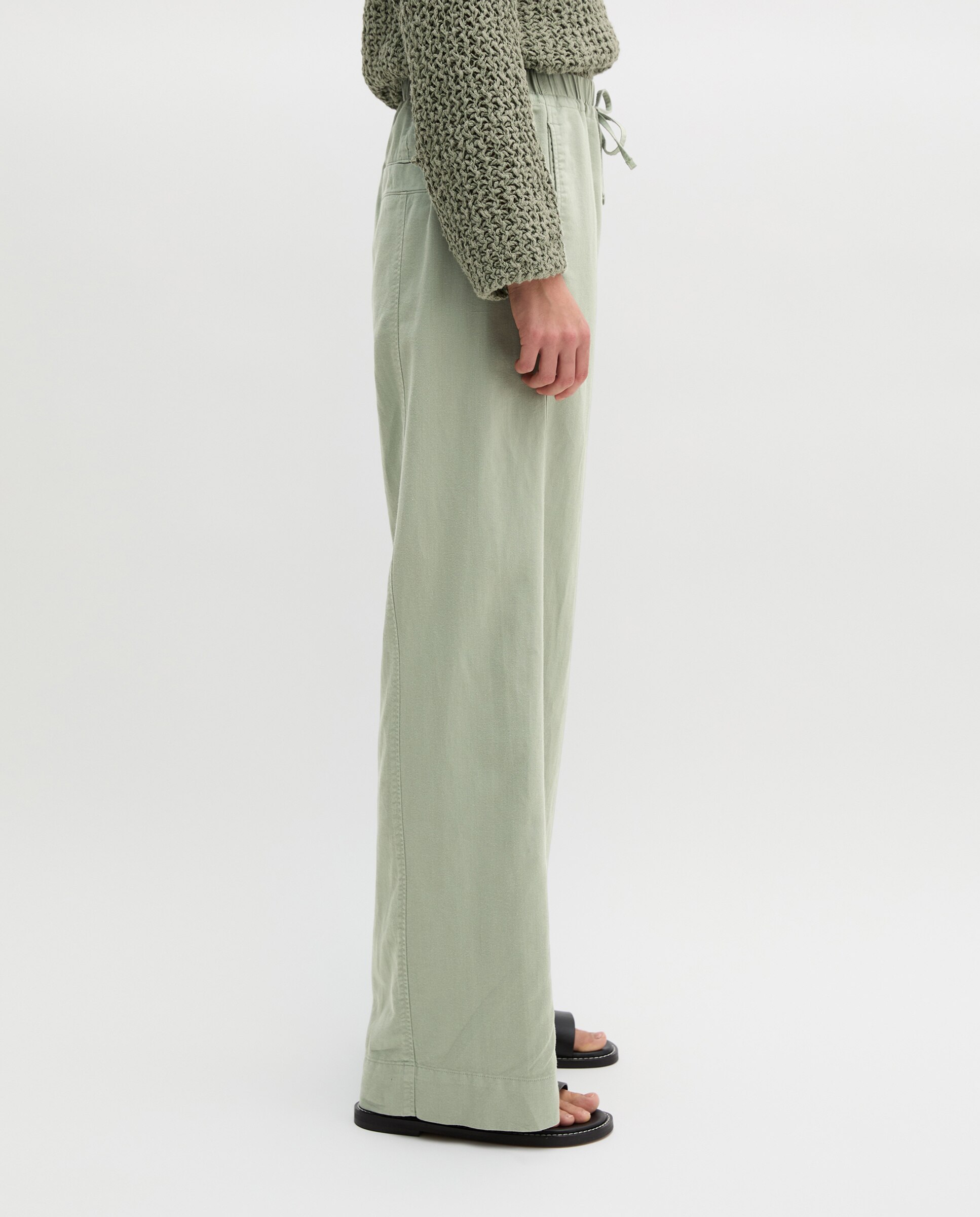 Pantalones de mujer anchos confeccionado en mezcla de algodón orgánico-TENCEL™ lyocell-linen - MARC  O'POLO - Verde Verde-5