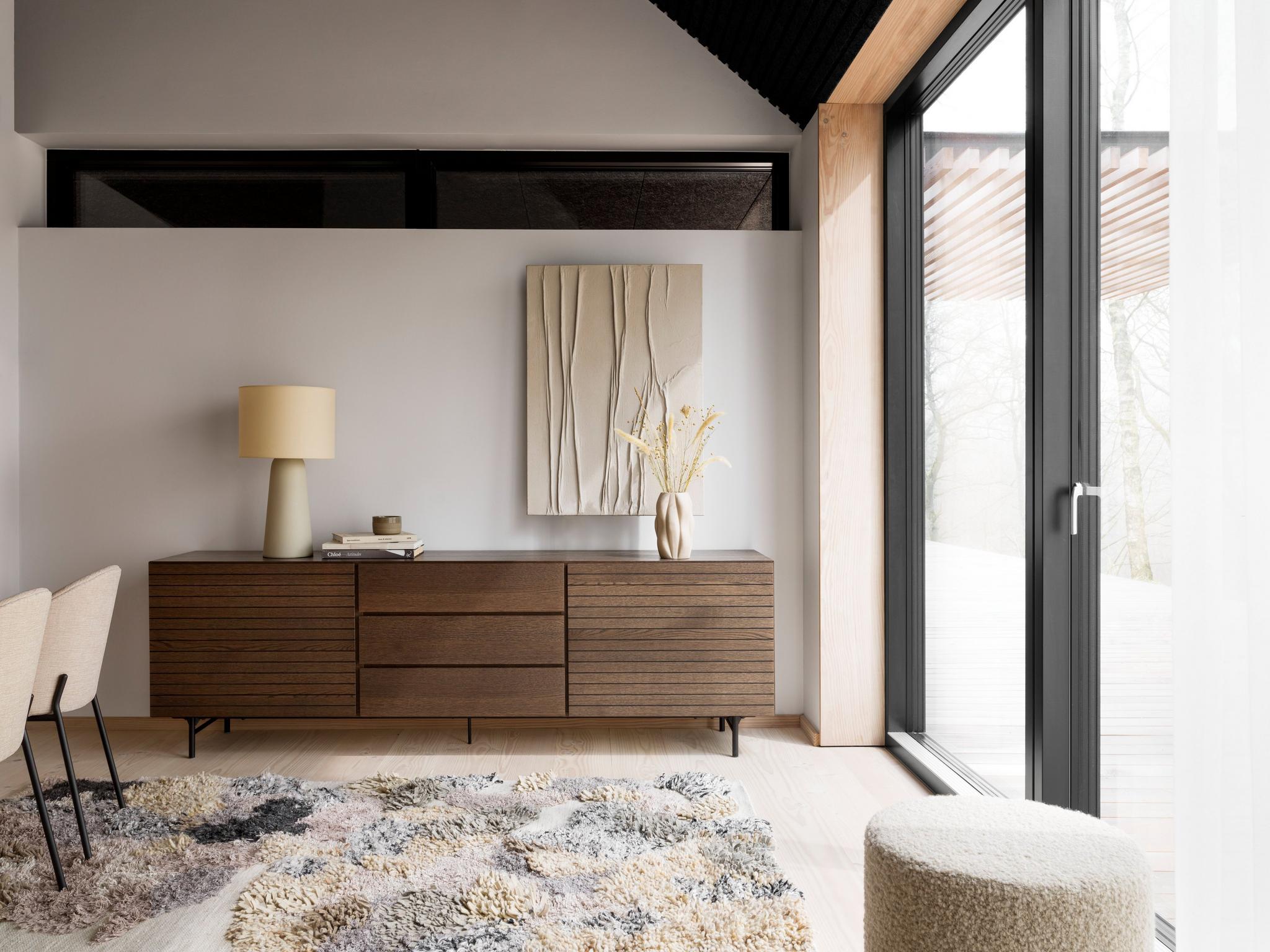 Imagen 3 de Aparador de madera de roble con 2 puertas y 3 cajones Lugano BoConcept - Roble Roble