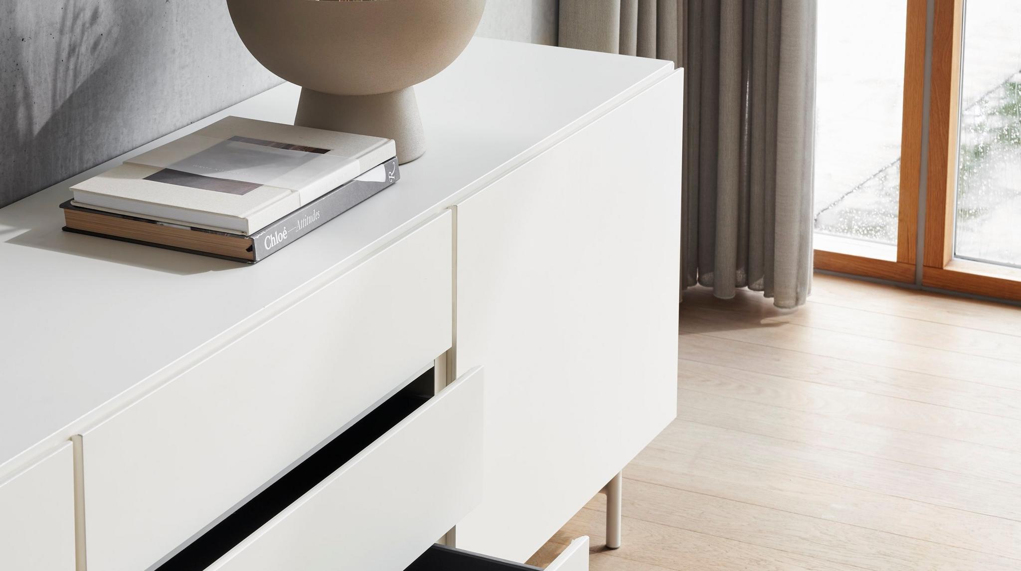 Imagen 4 de Aparador lacado de 2 puertas con 3 cajones liso Lugano grande lacado BoConcept - Gris ceniza Gris ceniza