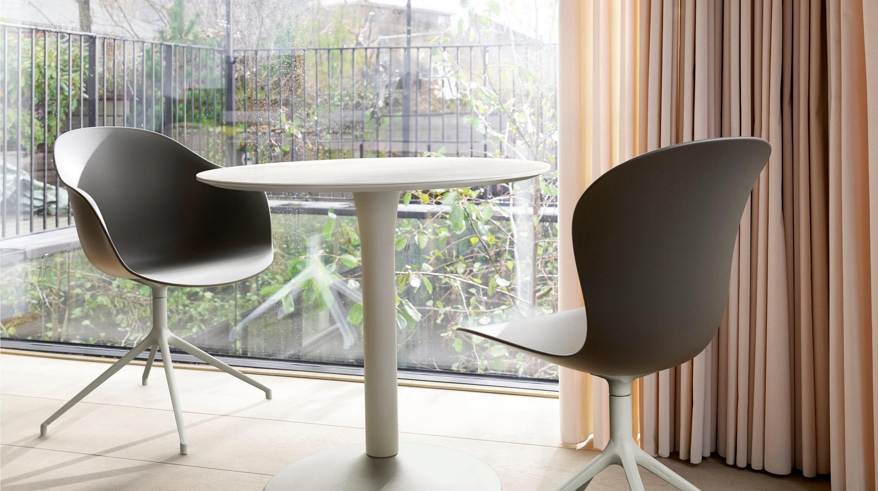 Imagen 2 de Mesa New York pata blanca BoConcept - Cristal Blanco