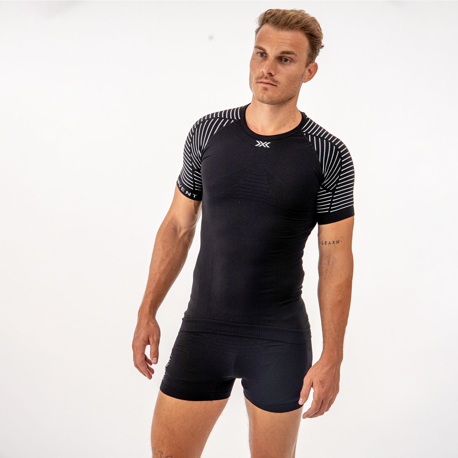 Imagen 0 de Camiseta térmica de hombre INVENT X-Bionic Negro