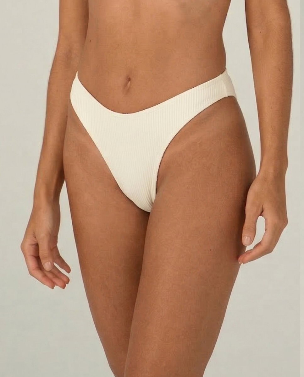 Imagen 0 de Braga de bikini culotte lisa Marfil