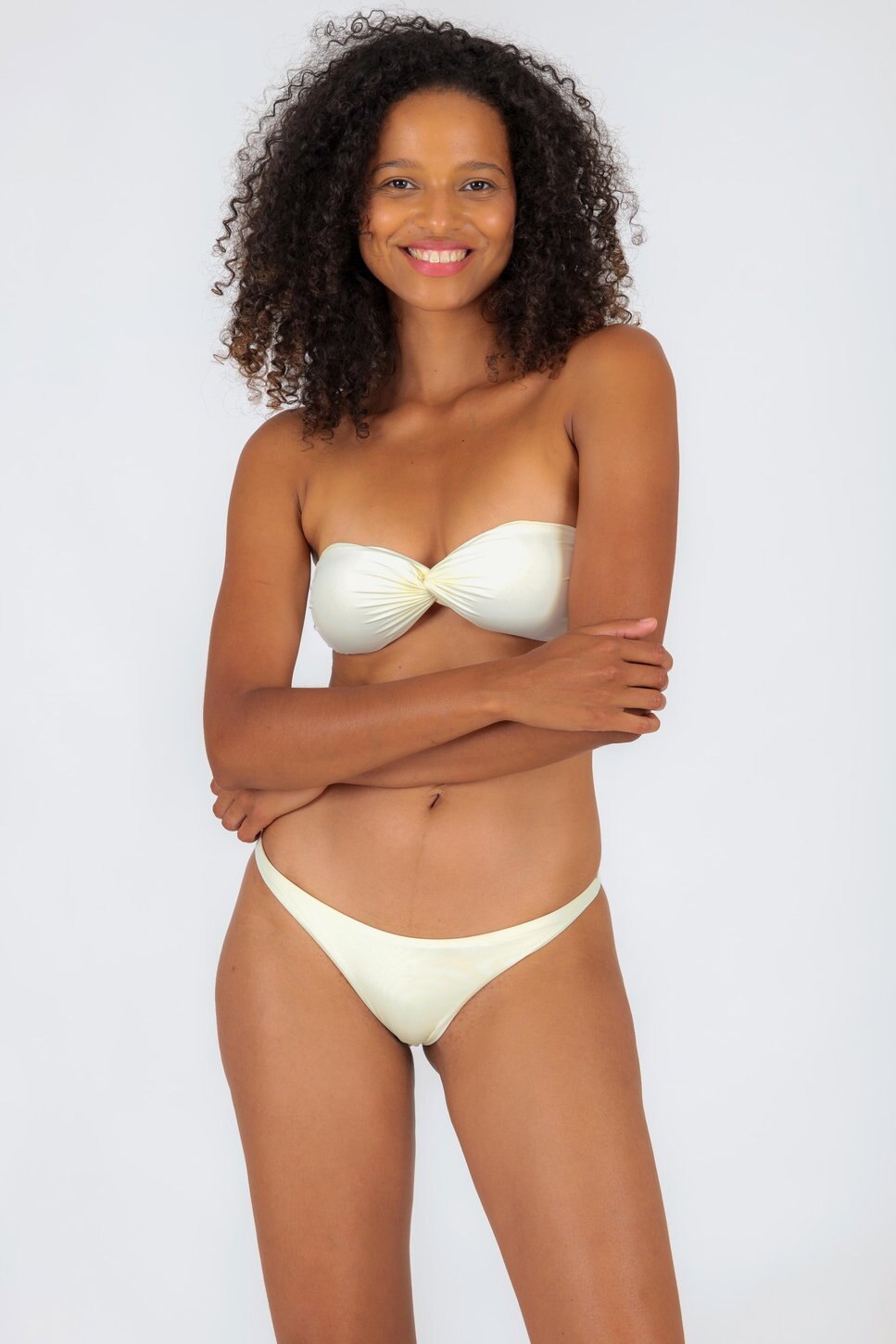 Top de bikini bandeau liso con relleno - Río de Sol - Blanco roto Blanco roto-2