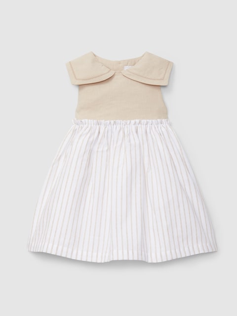 Imagen 0 de Vestido de bebé niña rayas en relieve y lino