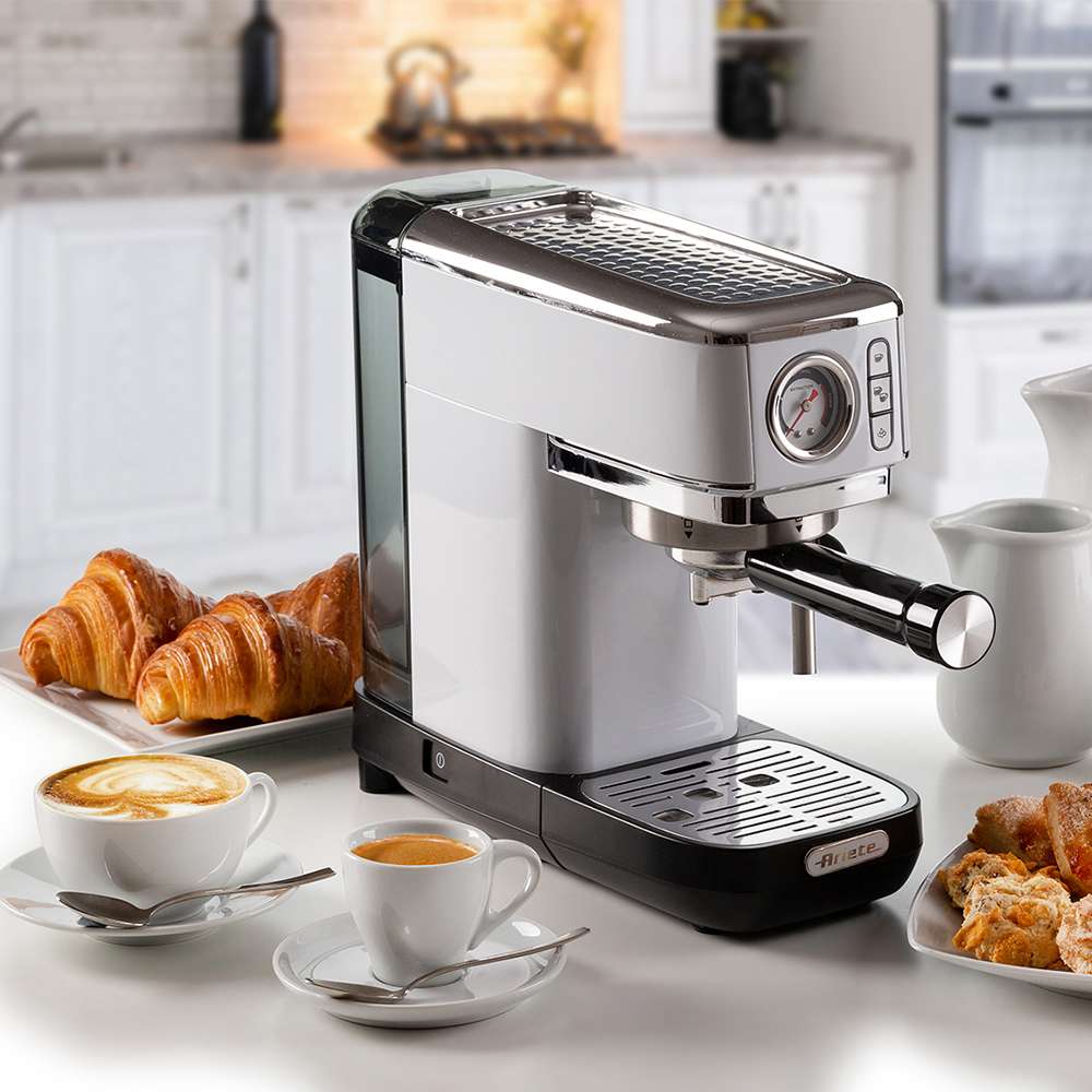 Imagen 3 de Cafetera Ariete 1381/14 Slim Espresso con manómetro para café molido y monodosis - Blanco Blanco