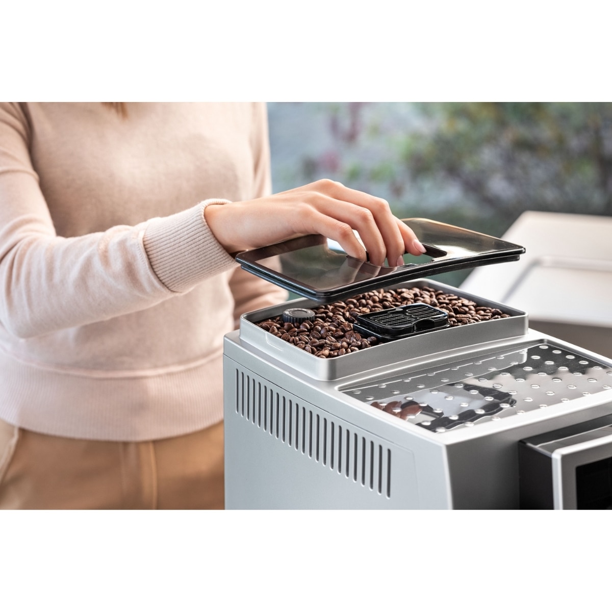 Cafetera Superautomática De'Longhi Magnifica S ECAM21.117.SB con molinillo integrado - Plata Plata-6
