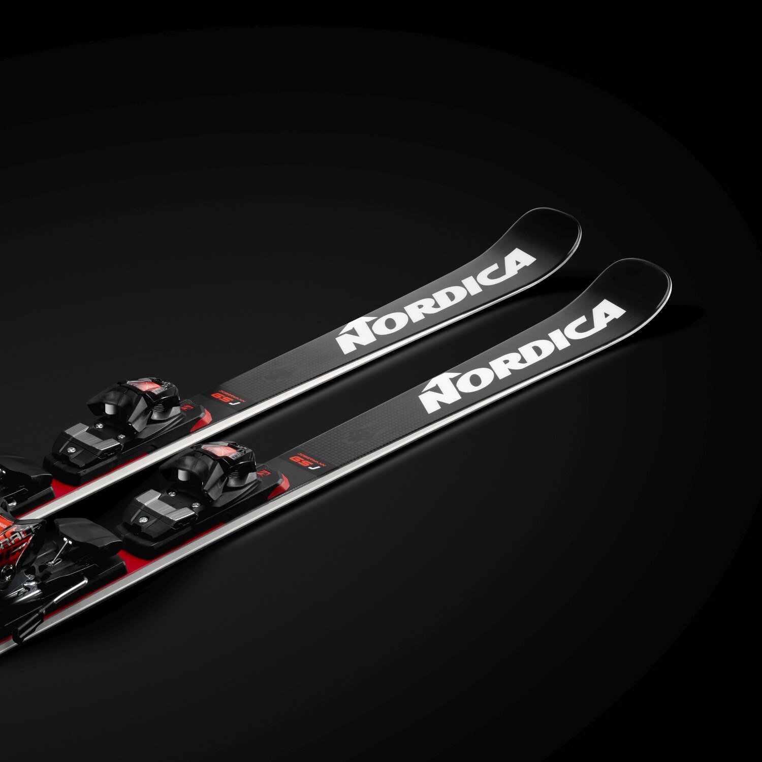Esquís DOBERMAN GSJ PLATE sin fijación Nordica · Nordica · El
