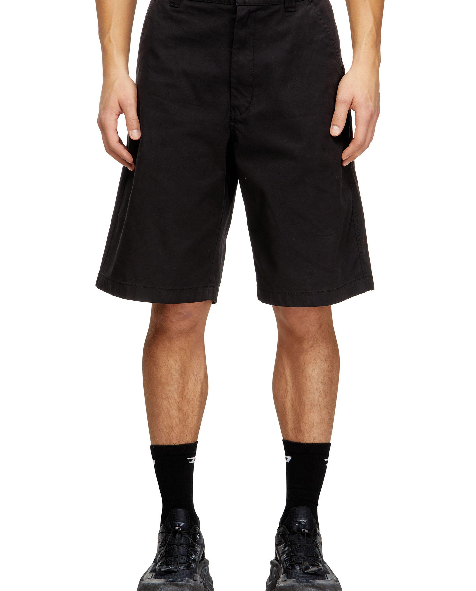 Imagen 0 de Pantalones cortos de hombre de algodón con tratamiento de lavado oscuro. Negro