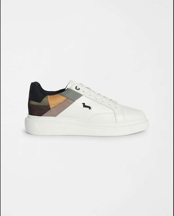 Zapatilla Con Aplicaciones A Contraste