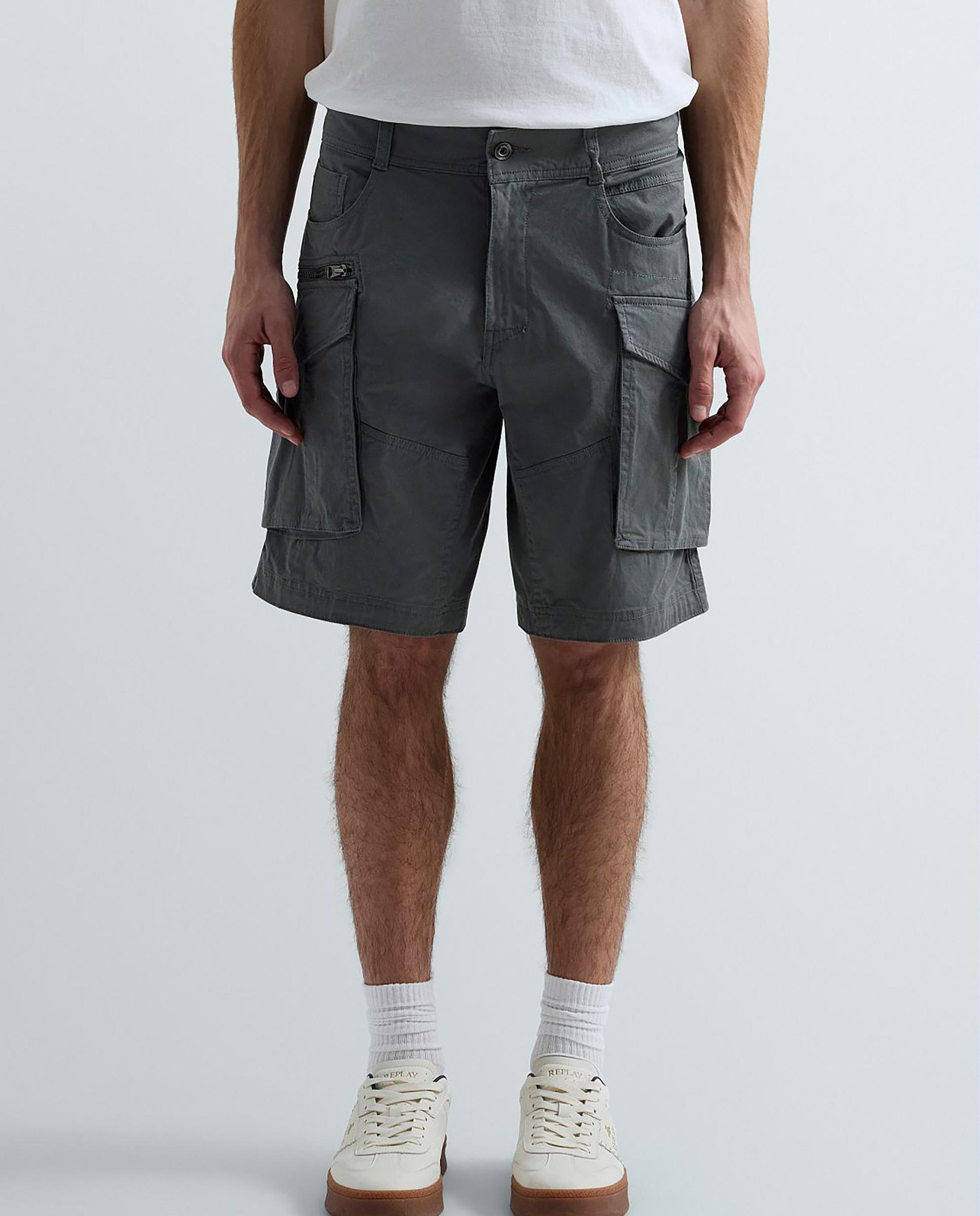 Imagen 0 de Bermudas cargo de hombre regular fit con bolsillos traseros Gris