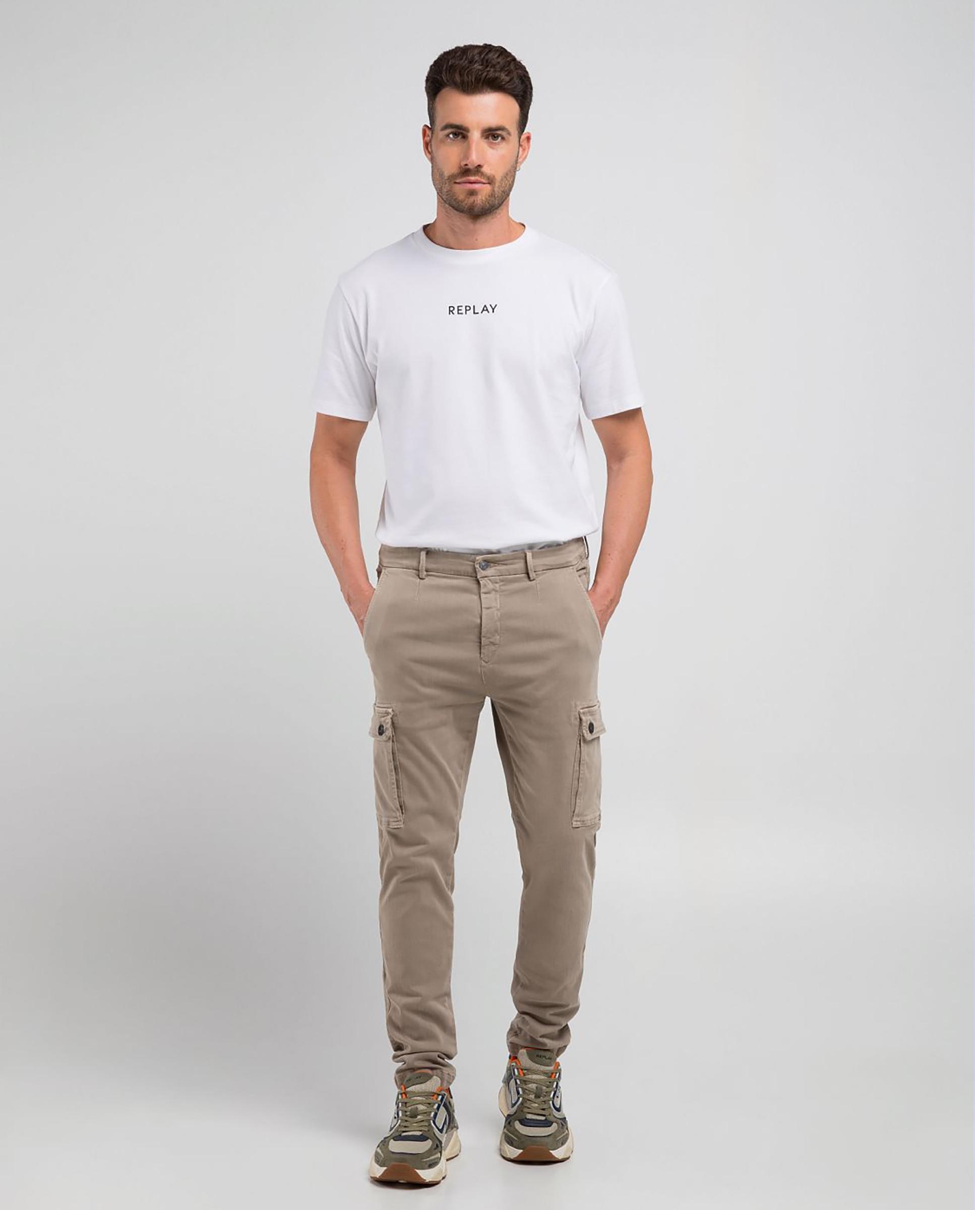 Imagen 0 de Pantalón cargo de hombre slim fit con dos bolsillos franceses Beige