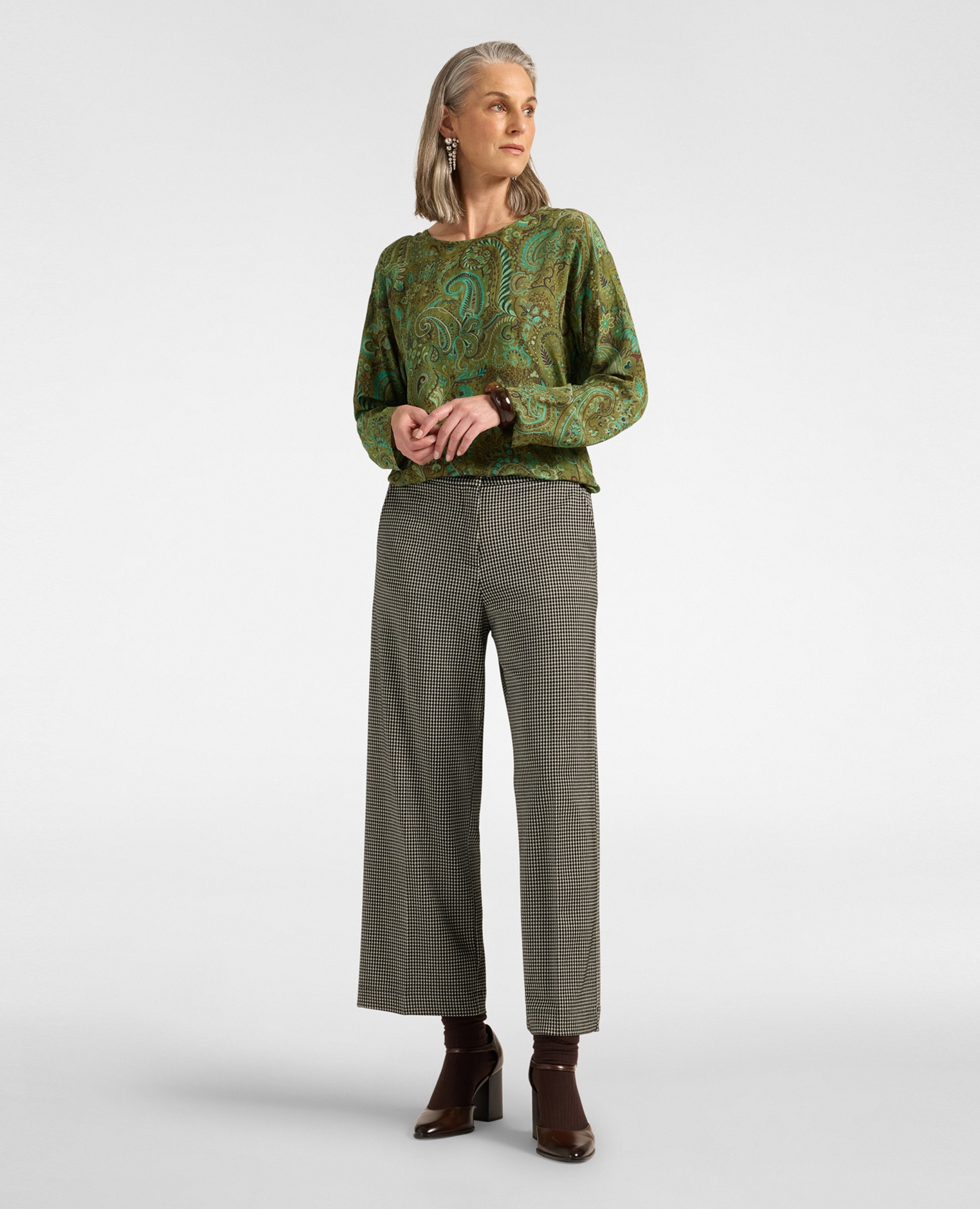 Blusa de mujer de viscosa estampada paisley ajuste boxy cierre posterior con abertura y botón - Elena Miró - Verde Verde-3