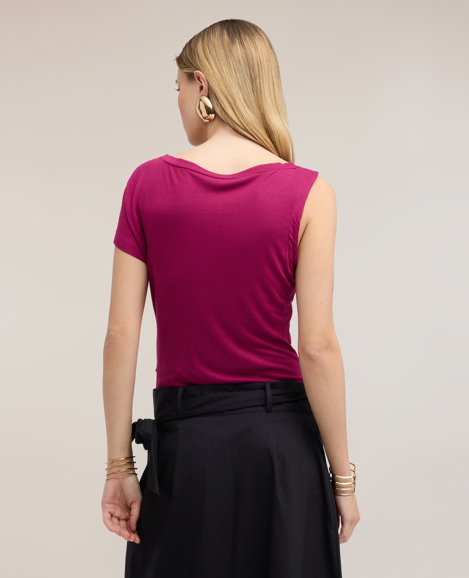 Top de mujer asimétrico con drapeado escote asimétrico con drapeado lateral - Motivi - Fucsia Fucsia-2