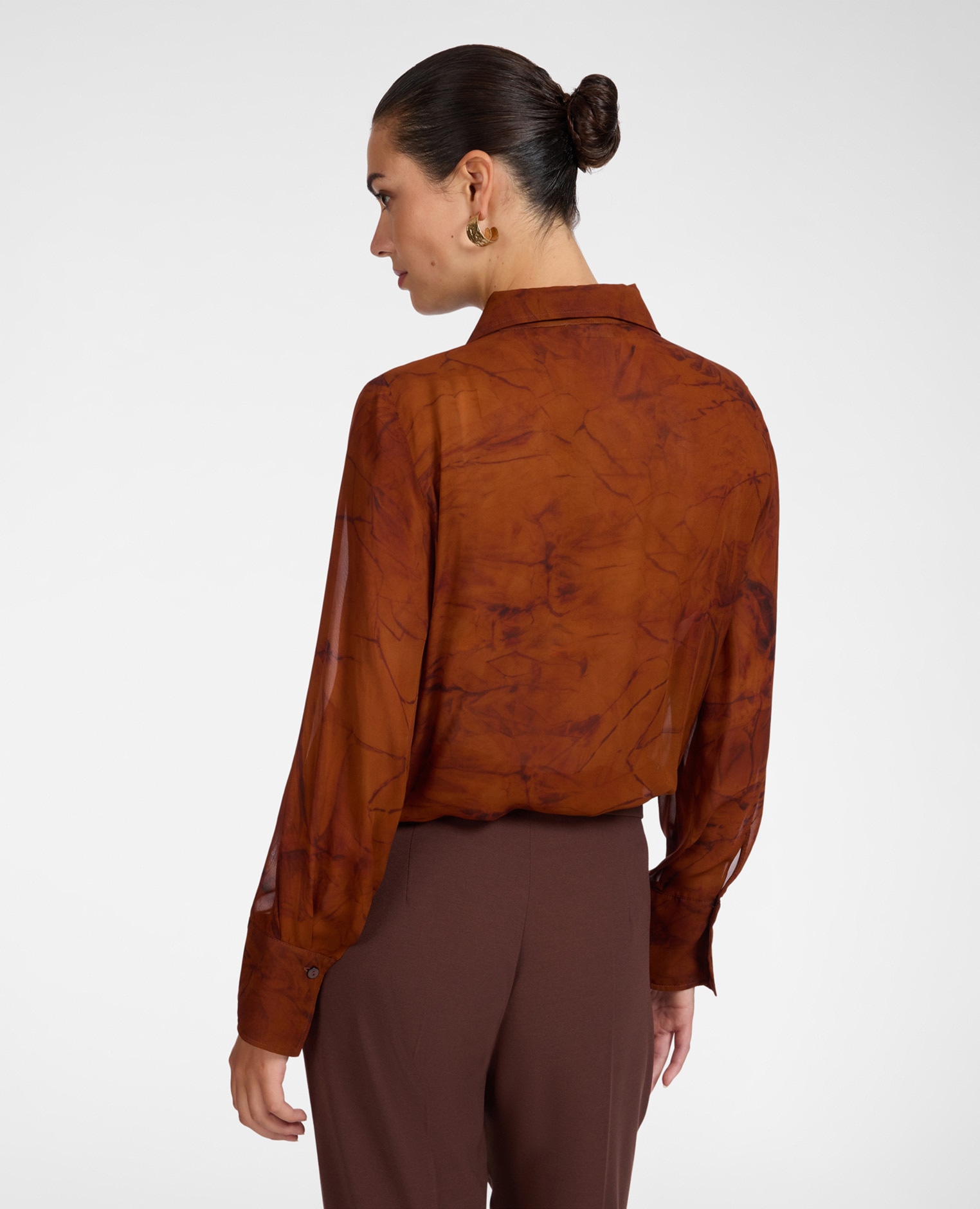 Imagen 2 de Camisa de mujer de georgette estampada ajuste acampanado cierre con botones - Elena Miró - Marrón Marrón