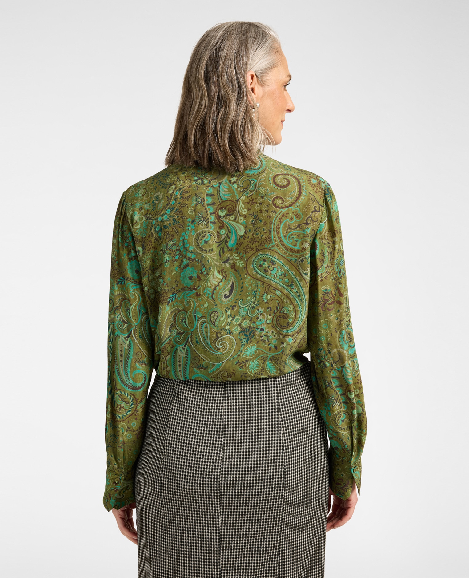 Imagen 2 de Camisa de mujer de viscosa estampada paisley modelo de manga larga con ajuste regular cierre frontal con botones - Elena Miró - Verde Verde