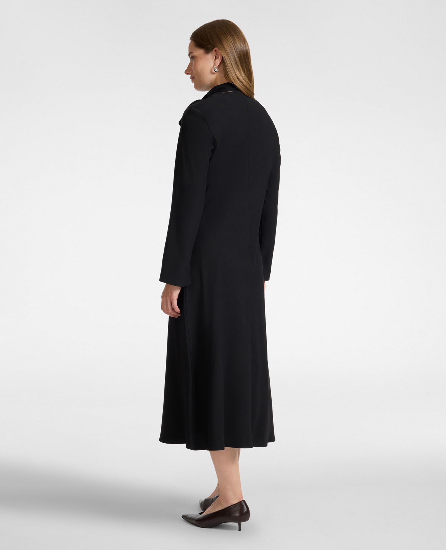 Imagen 2 de Vestido largo en crepé enver satén largo midi línea ligeramente en a - Elena Miró - Negro Negro