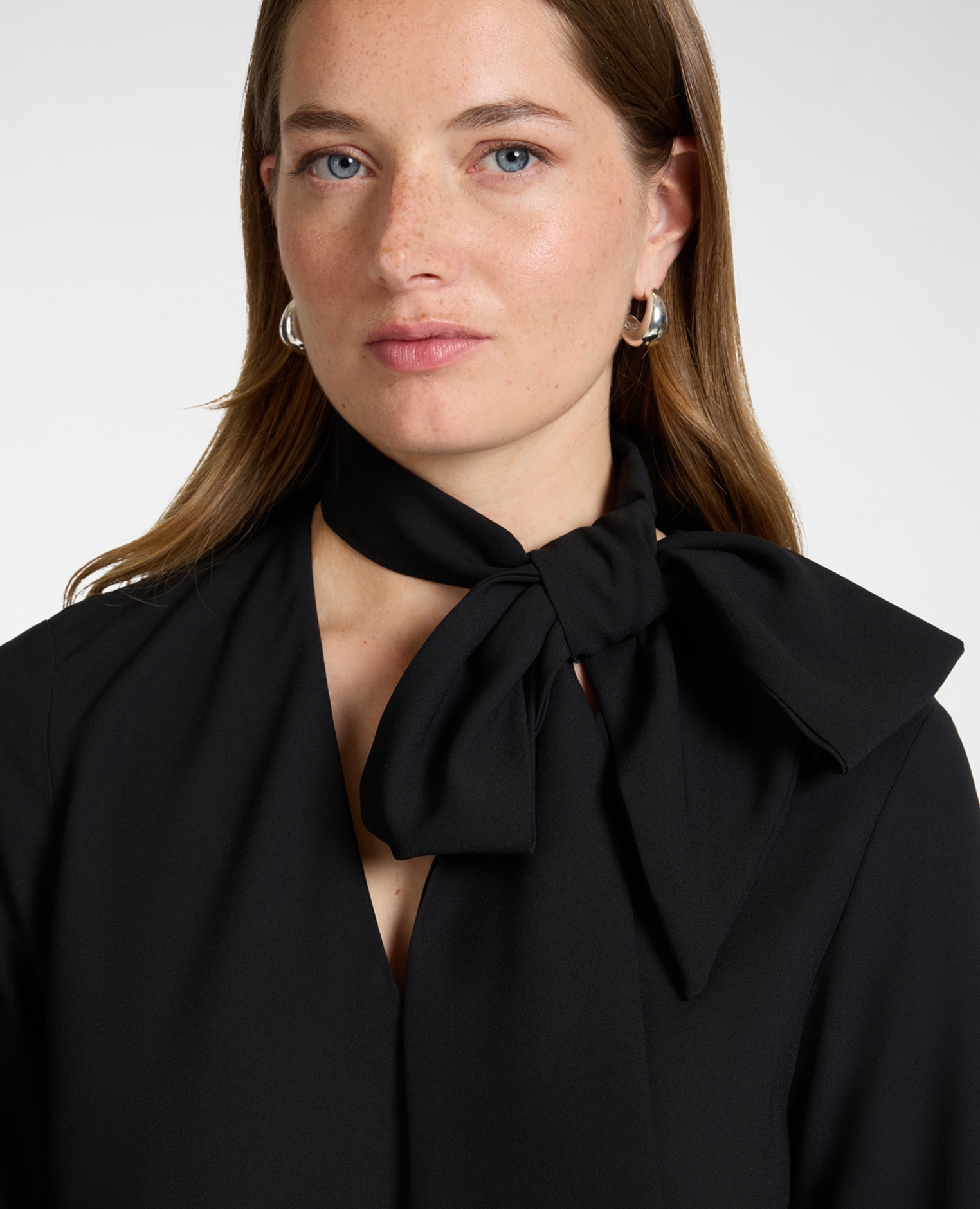 Imagen 4 de Vestido largo en crepé enver satén largo midi línea ligeramente en a - Elena Miró - Negro Negro