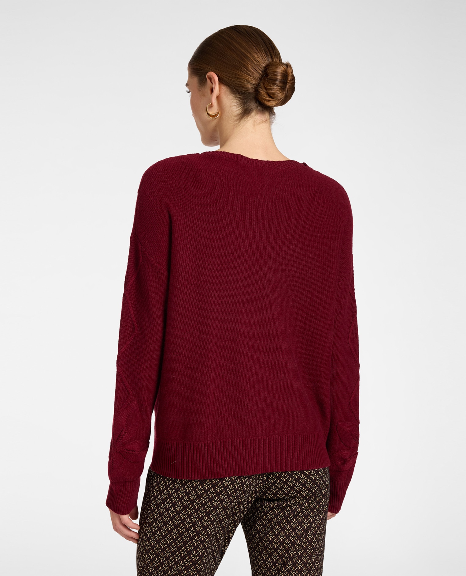 Jersey de mujer de mezcla de cachemir con labor floral modelo regular con largo medio y cuello redondo - Elena Miró - Burdeos Burdeos-2