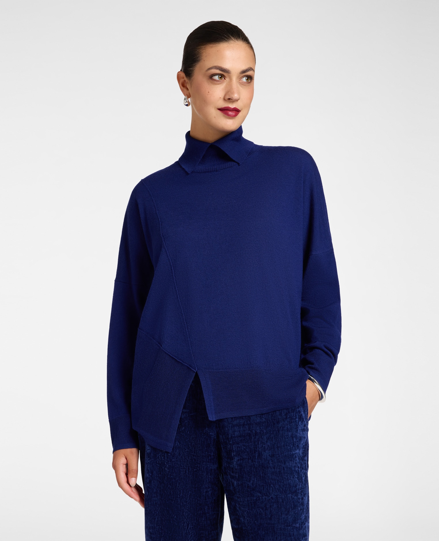 Jersey de mujer de cuello alto en lana con bajo asimétrico ajuste oversize largo medio - Elena Miró - Azul Azul-1