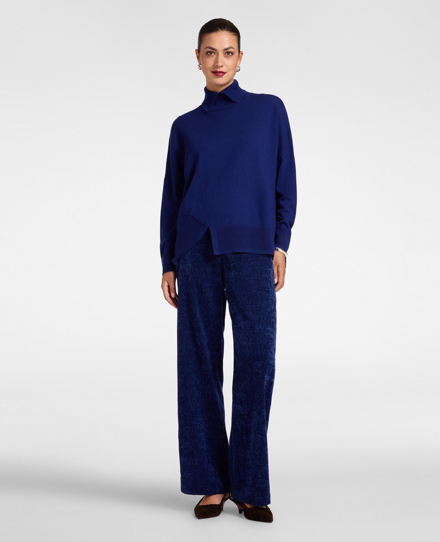 Jersey de mujer de cuello alto en lana con bajo asimétrico ajuste oversize largo medio - Elena Miró - Azul Azul-3