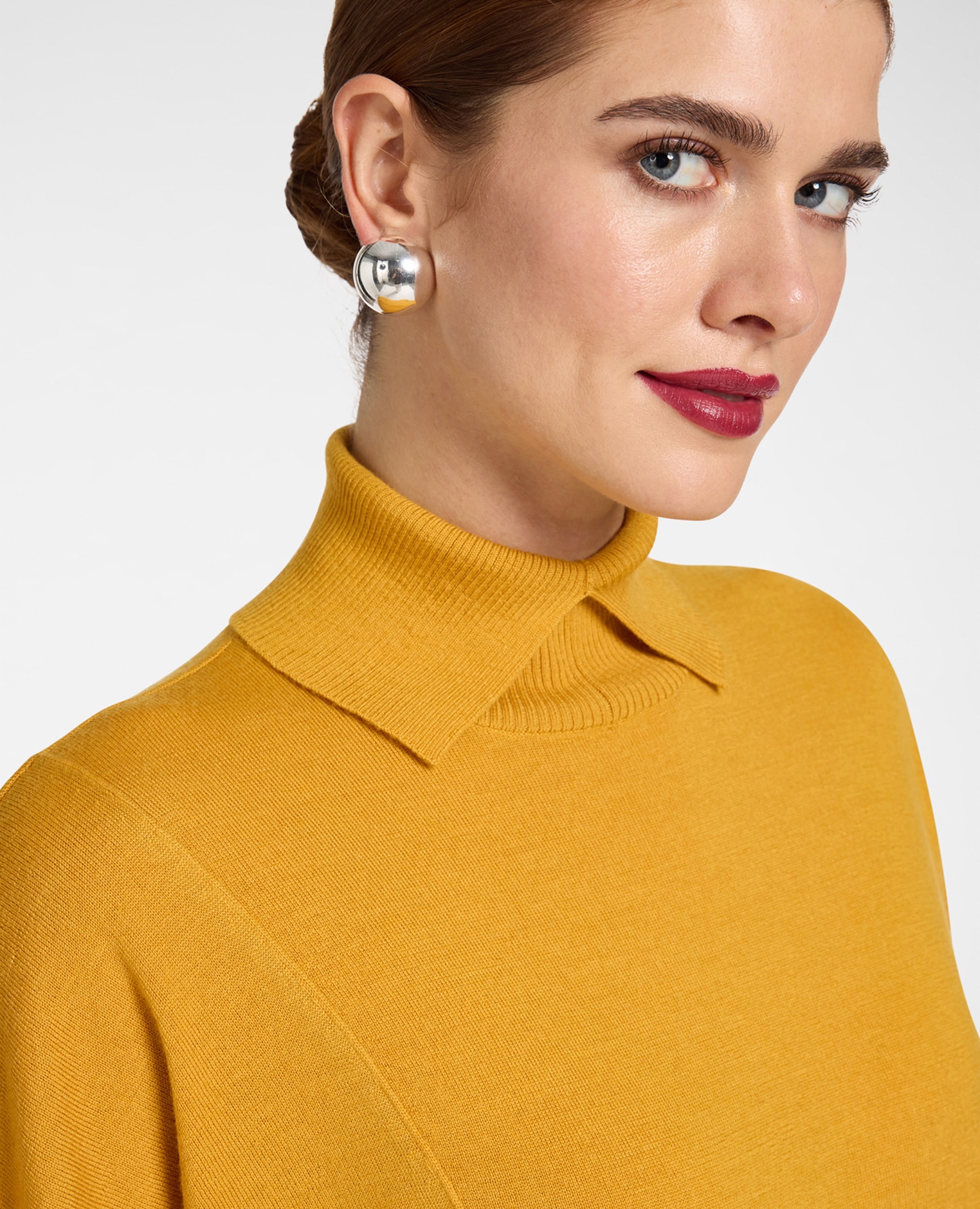 Jersey de mujer de cuello alto en lana con bajo asimétrico ajuste oversize largo medio - Elena Miró - Amarillo Amarillo-4