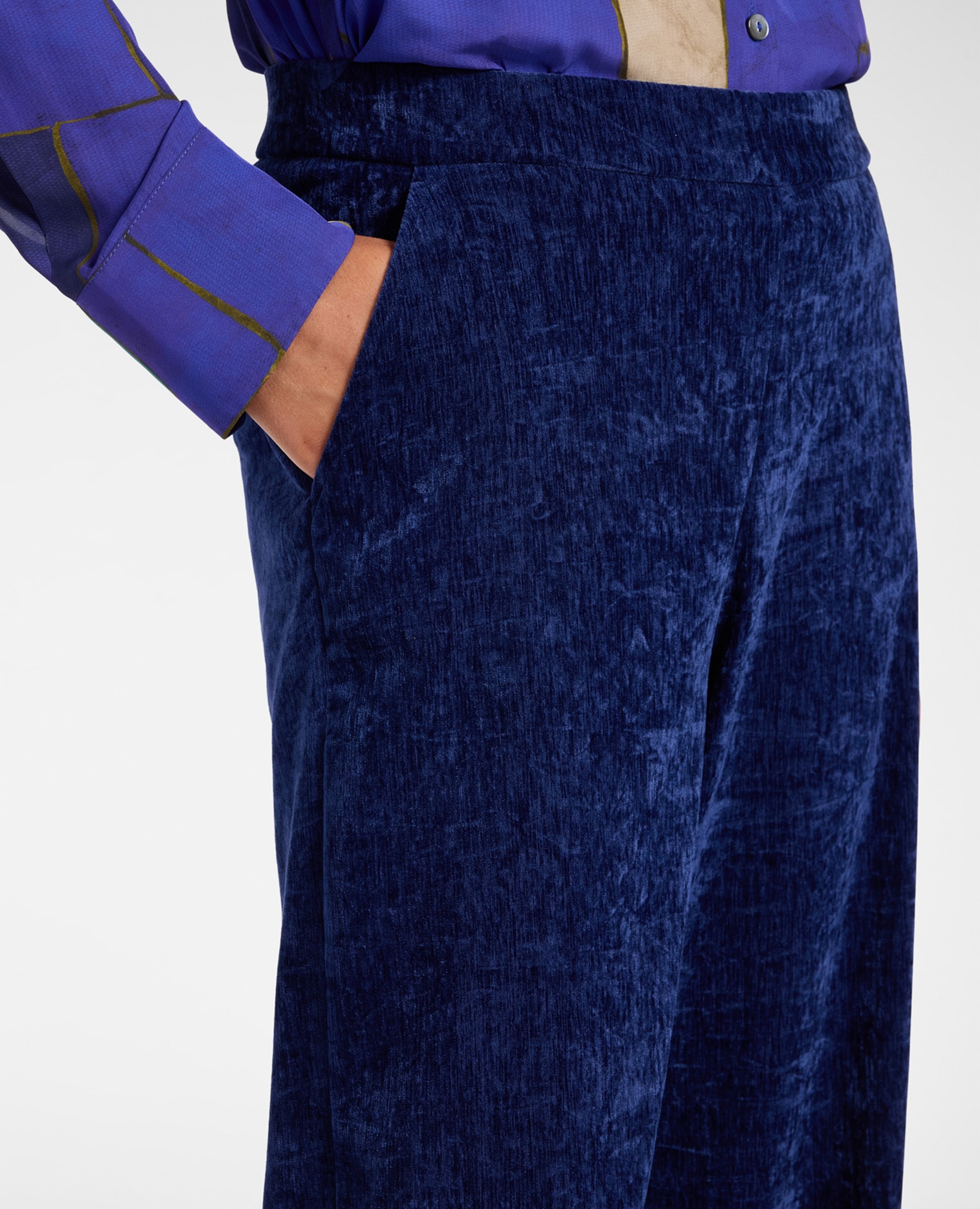 Imagen 4 de Pantalones de mujer palazzo de terciopelo ajuste wide con cierre de cremallera y bolsillos diagonales - Elena Miró - Azul Azul