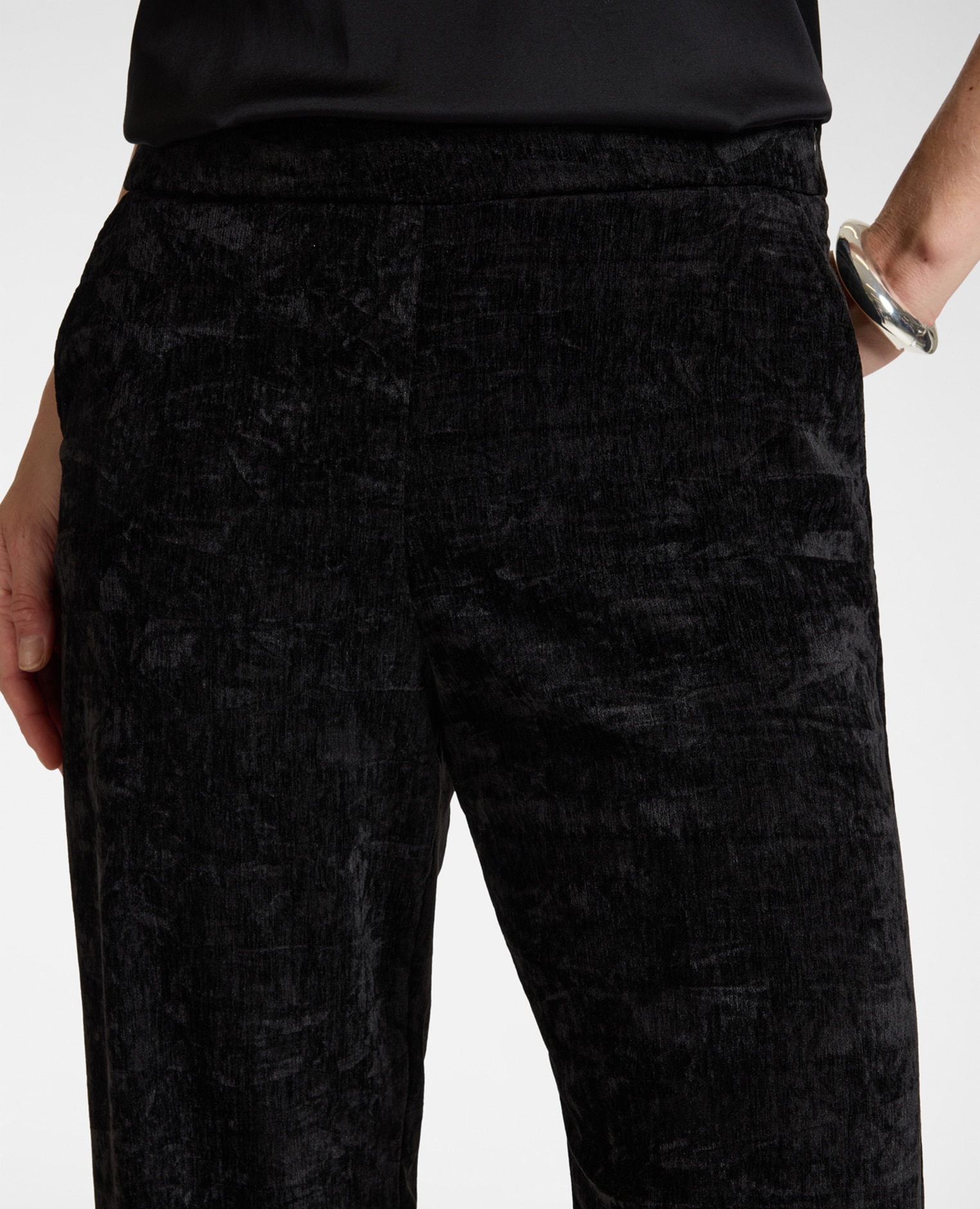 Imagen 4 de Pantalones de mujer palazzo de terciopelo ajuste wide con cierre de cremallera y bolsillos diagonales - Elena Miró - Negro Negro