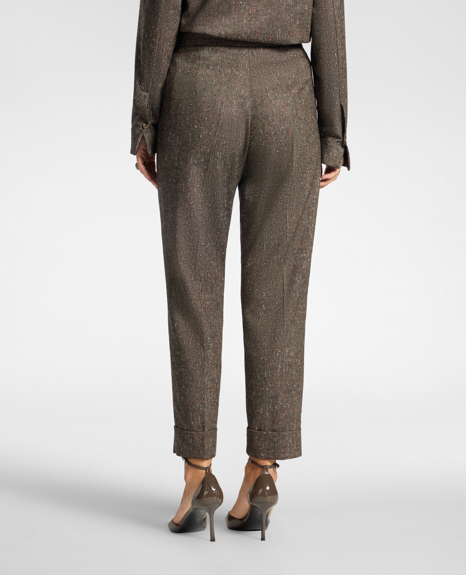 Imagen 2 de Pantalones de mujer de sastrería con vuelta ajuste slim cierre con botón y cremallera oculta - Elena Miró - Marrón Marrón