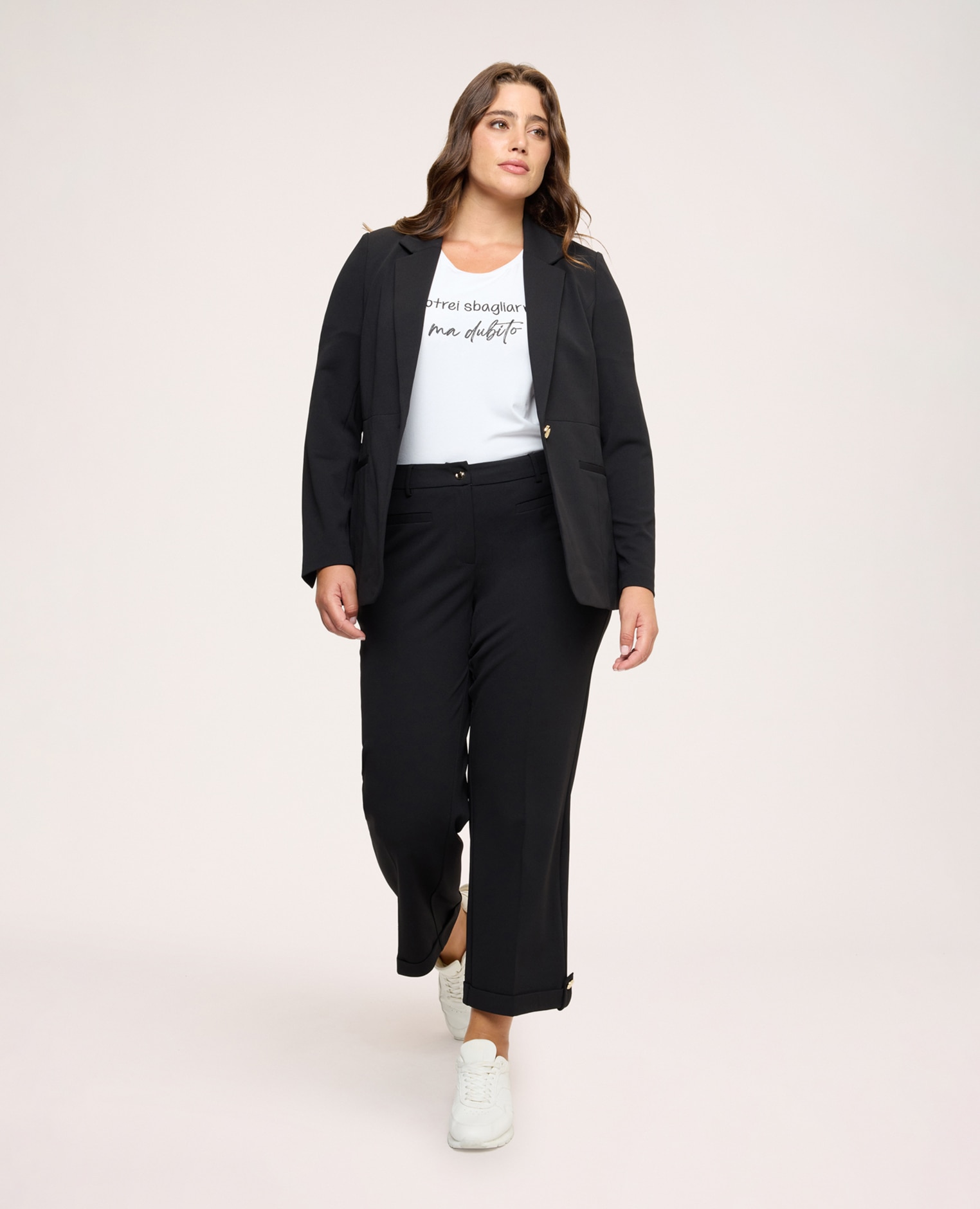 Pantalones de mujer cropped con dobladillo y botón ajuste y diseño para el máximo confort - Fiorella Rubino - Negro Negro-1