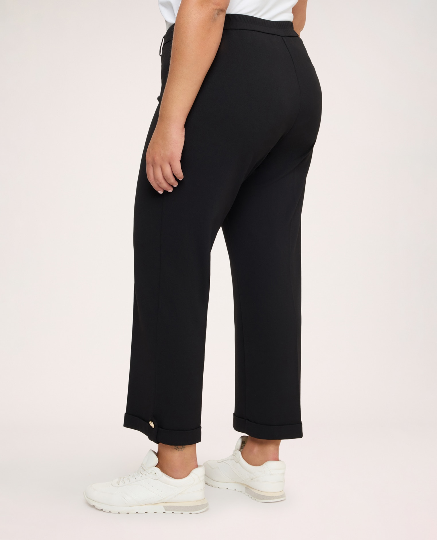 Pantalones de mujer cropped con dobladillo y botón ajuste y diseño para el máximo confort - Fiorella Rubino - Negro Negro-2