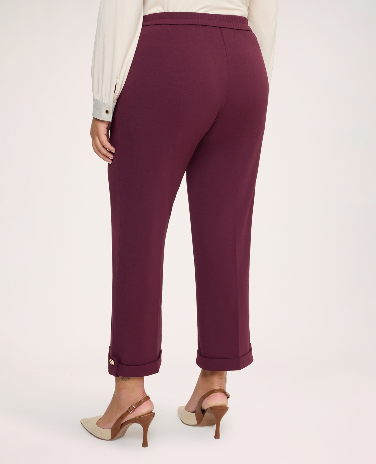 Pantalones de mujer cropped con dobladillo y botón ajuste y diseño para el máximo confort - Fiorella Rubino - Burdeos Burdeos-2