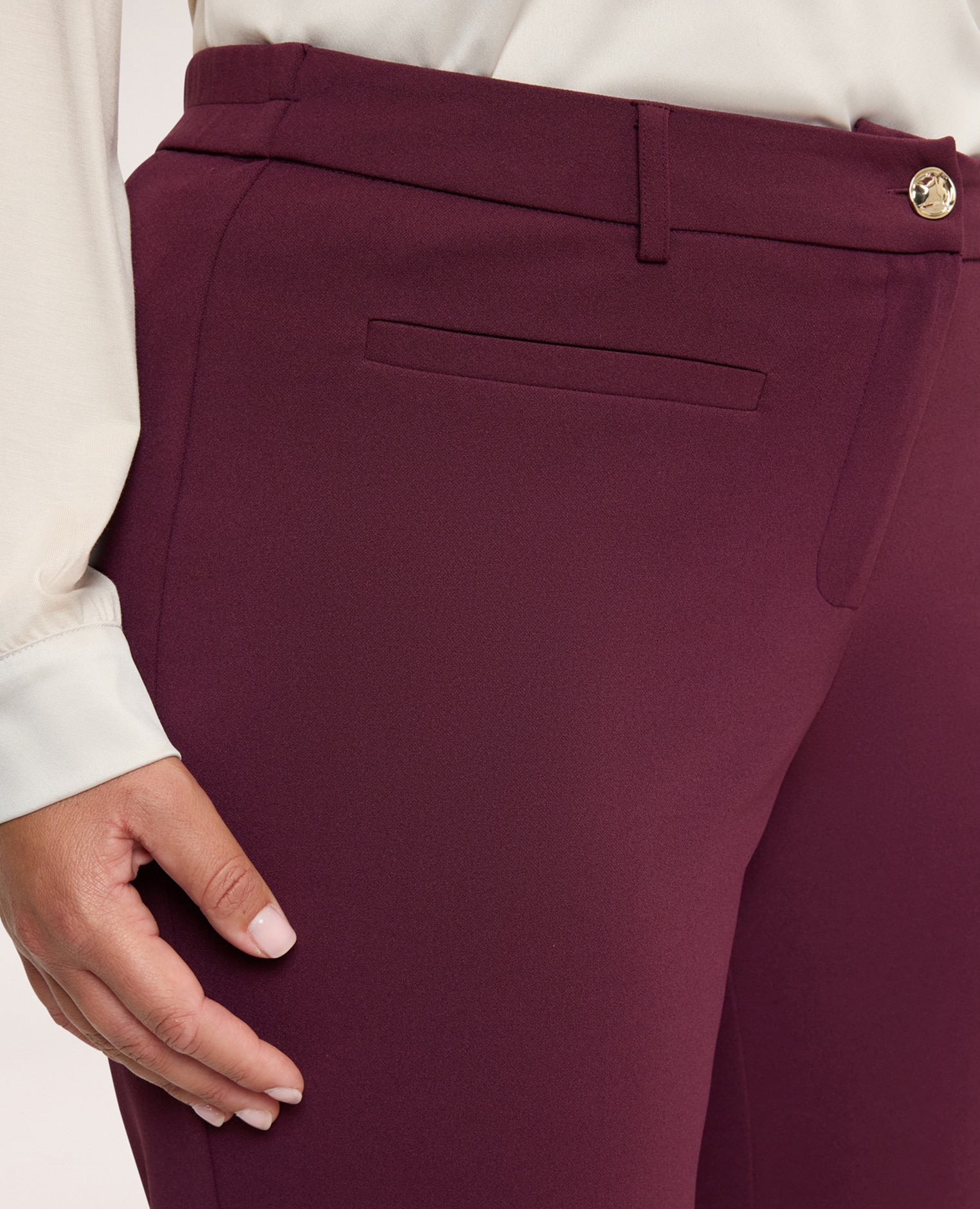 Pantalones de mujer cropped con dobladillo y botón ajuste y diseño para el máximo confort - Fiorella Rubino - Burdeos Burdeos-4