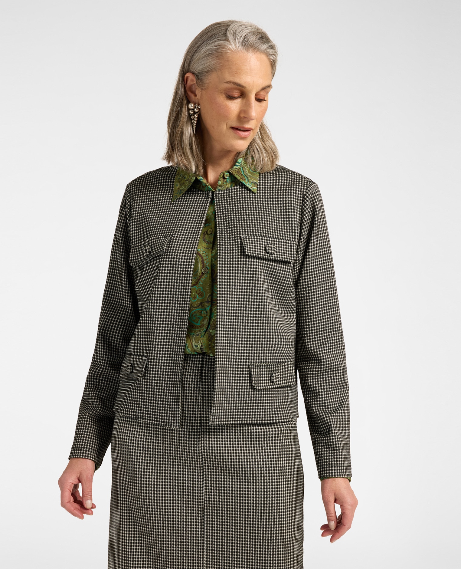 Chaqueta de mujer de punto motivo vichy modelo con ajuste boxy cierre con corchetes - Elena Miró - Negro Negro-1