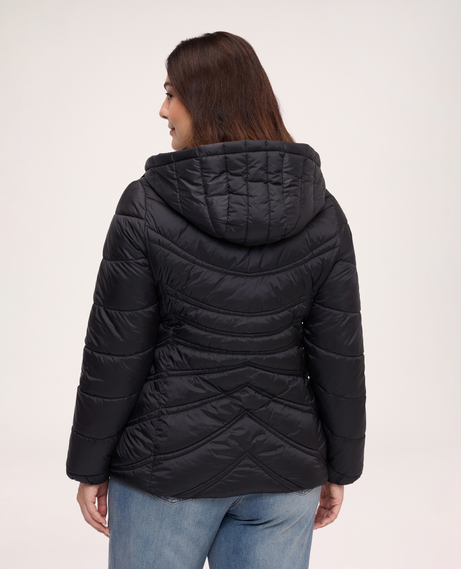 Plumífero de mujer corto acolchado con ondas forrado internamente con mangas largas y ajuste para un confort óptimo - Fiorella Rubino - Negro Negro-2