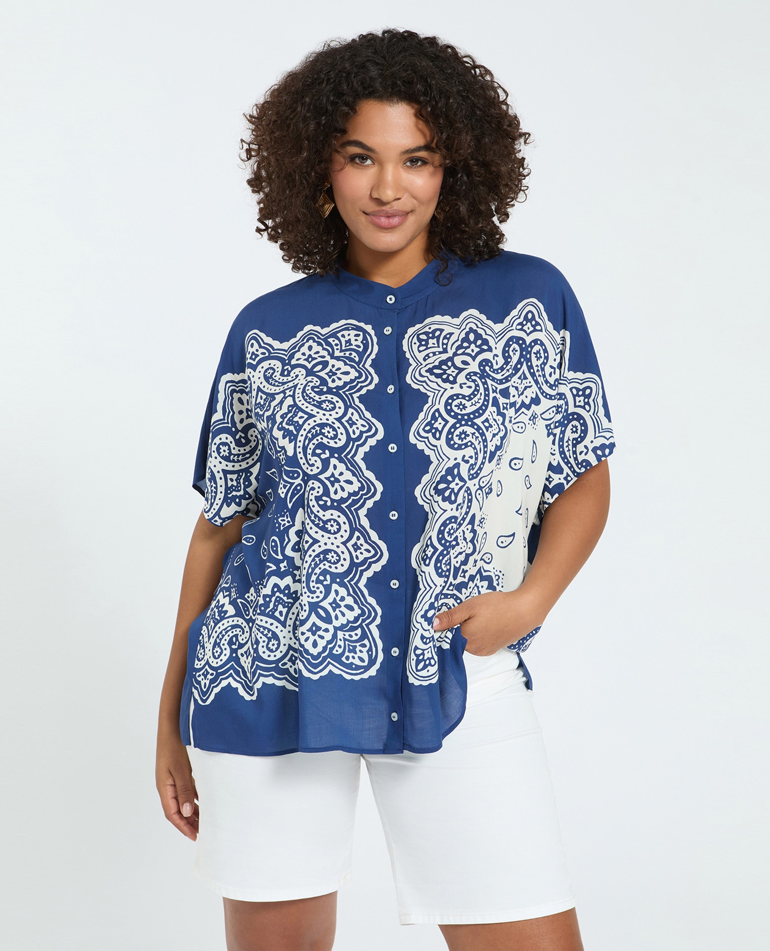 Blusa de mujer estampado bandana en viscosa cierre con botones - Fiorella Rubino - Azul Azul-1
