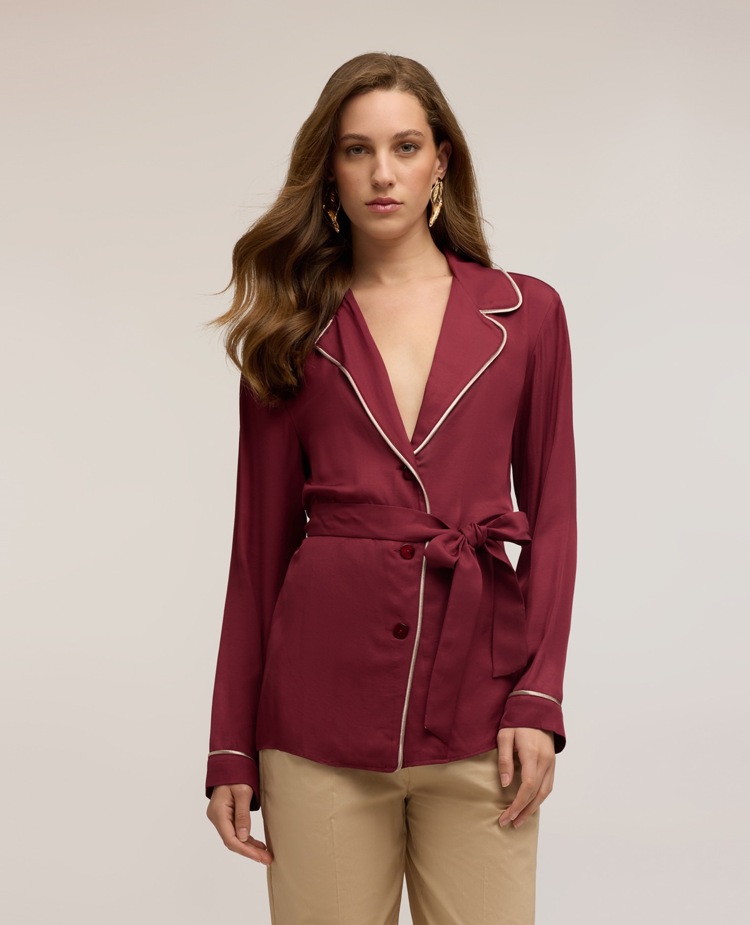 Motivi - Camisa de mujer en twill de viscosa con perfiles en contraste cuello de solapa con botones a la vista.