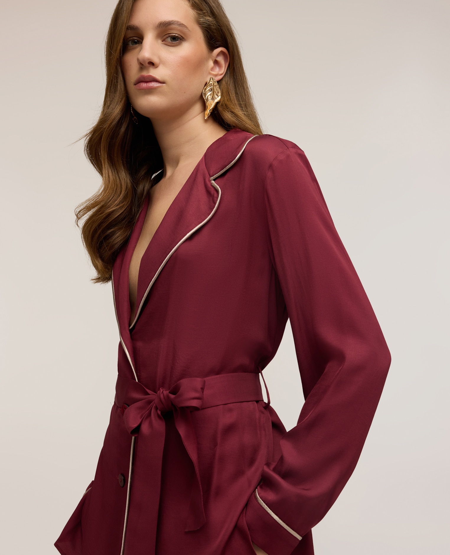 Camisa de mujer en twill de viscosa con perfiles en contraste cuello de solapa con botones a la vista - Motivi - Burdeos Burdeos-4