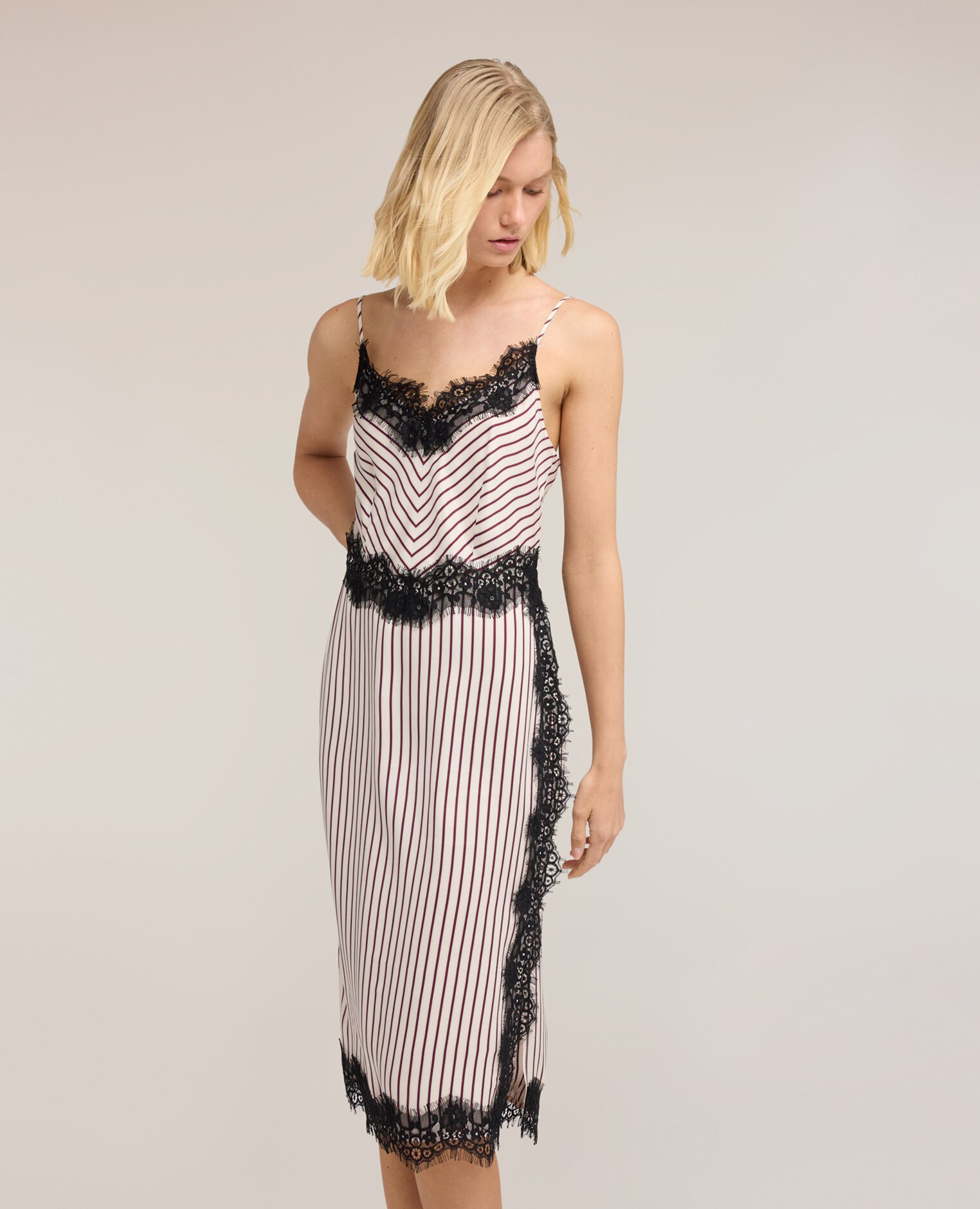 Vestido tubo de sarga con detalles de encaje largo midi tirantes finos ajustables - Motivi - Negro Negro-3