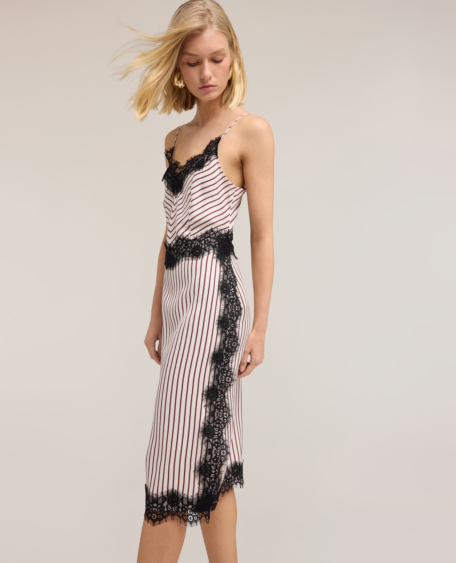 Vestido tubo de sarga con detalles de encaje largo midi tirantes finos ajustables - Motivi - Negro Negro-4