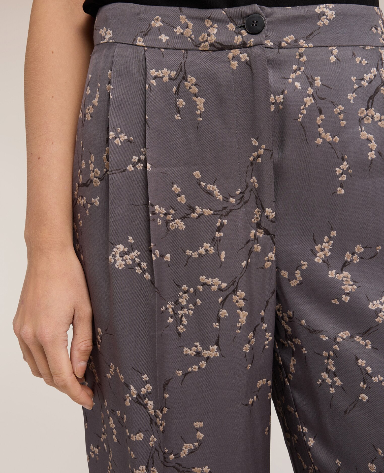 Pantalones de mujer palazzo de twill de viscosa con estampado de flores cierre frontal con botón y cremallera - Motivi - Gris Gris-4