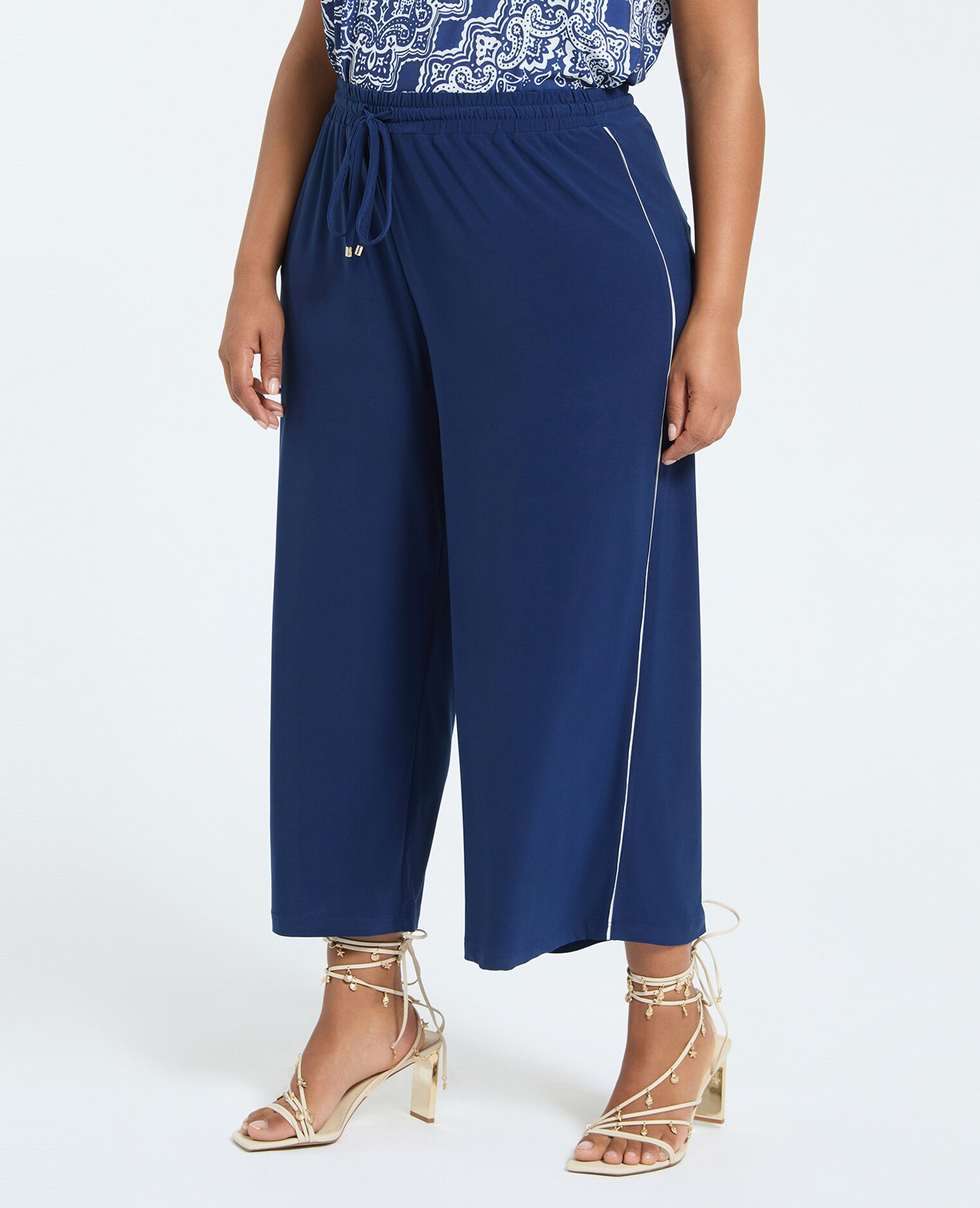 Pantalones de mujer cropped de punto cierre con cordón ajustable y perfiles laterales en contraste - Fiorella Rubino - Azul Azul-3