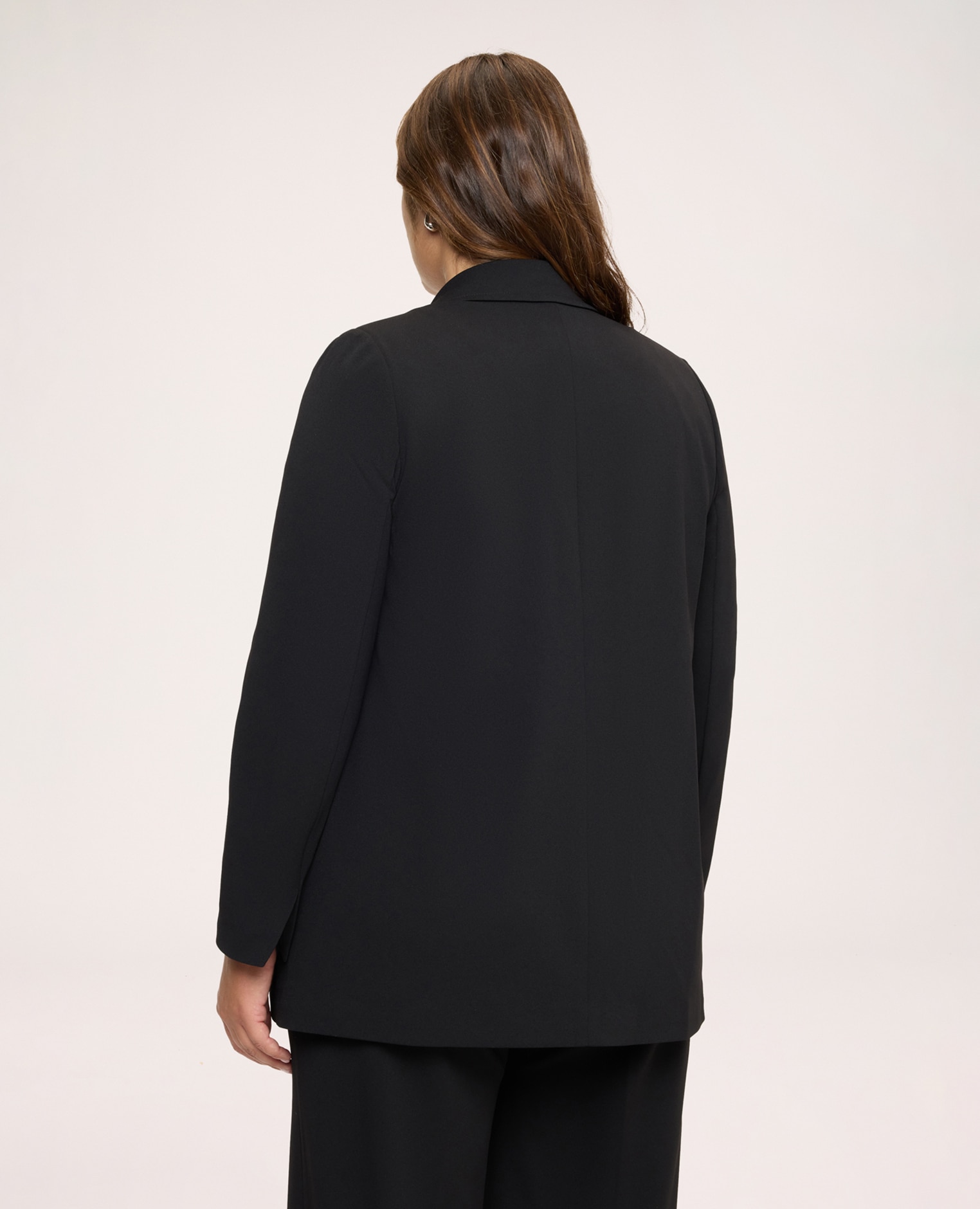 Blazer de mujer estructurado en tejido stretch perfecta para llevar siempre contigo no se arruga - Fiorella Rubino - Negro Negro-2