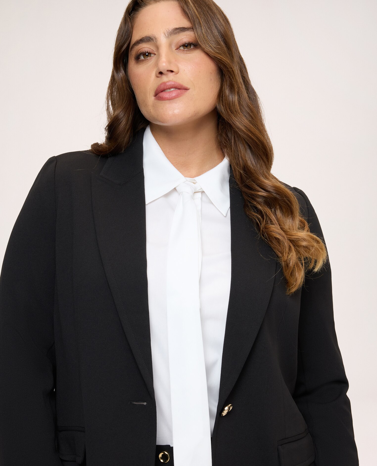 Blazer de mujer estructurado en tejido stretch perfecta para llevar siempre contigo no se arruga - Fiorella Rubino - Negro Negro-4