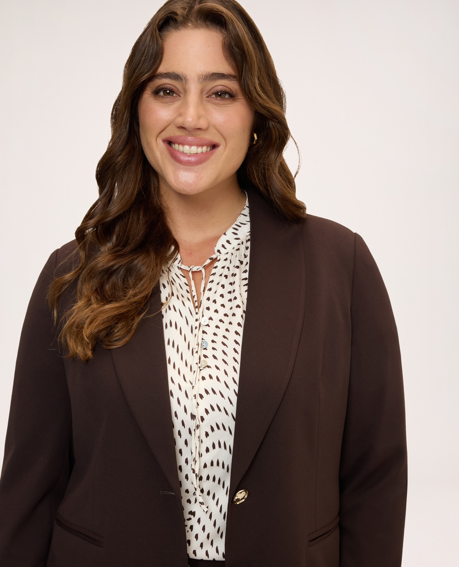 Blazer de mujer corto en tejido elástico corte corto que la hace cómoda y versátil - Fiorella Rubino - Marrón Marrón-4