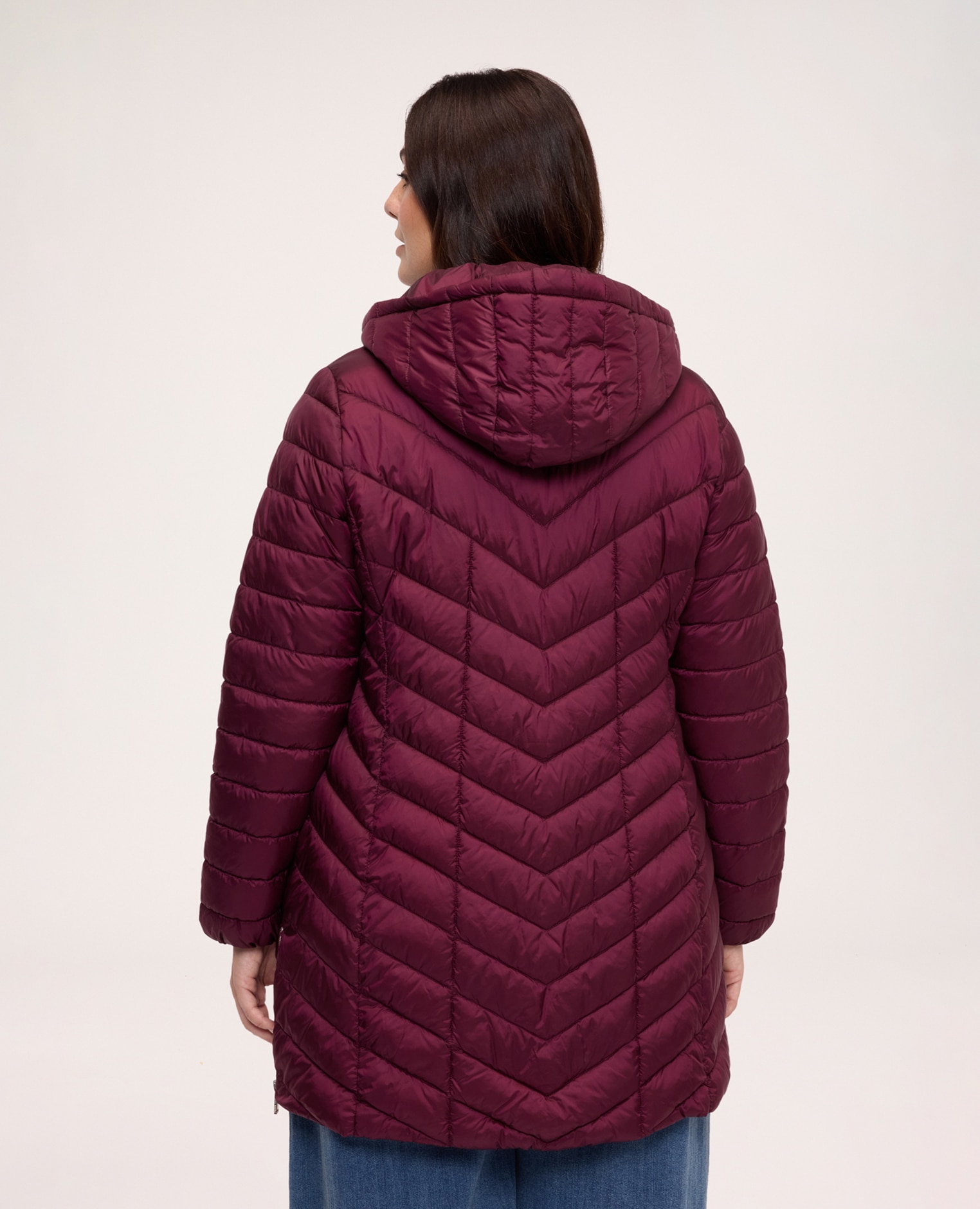 Plumífero de mujer lightweight largo con acolchado en chevron bolsillos laterales con cremallera y cremallera en la parte inferior - Fiorella Rubino - Burdeos Burdeos-2