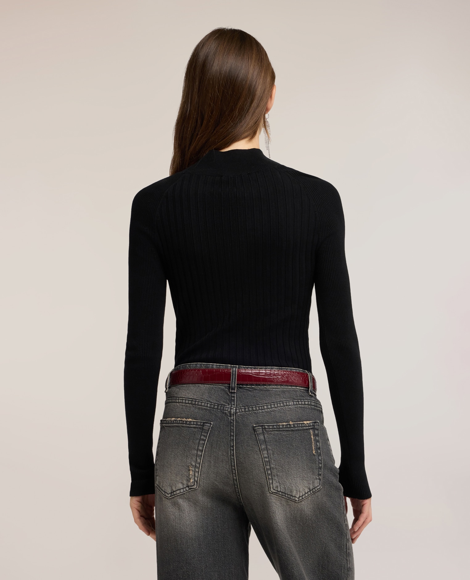 Jersey de mujer de canalé diagonal con bajo asimétrico ajuste entallado bajo asimétrico en la parte delantera - Motivi - Negro Negro-2