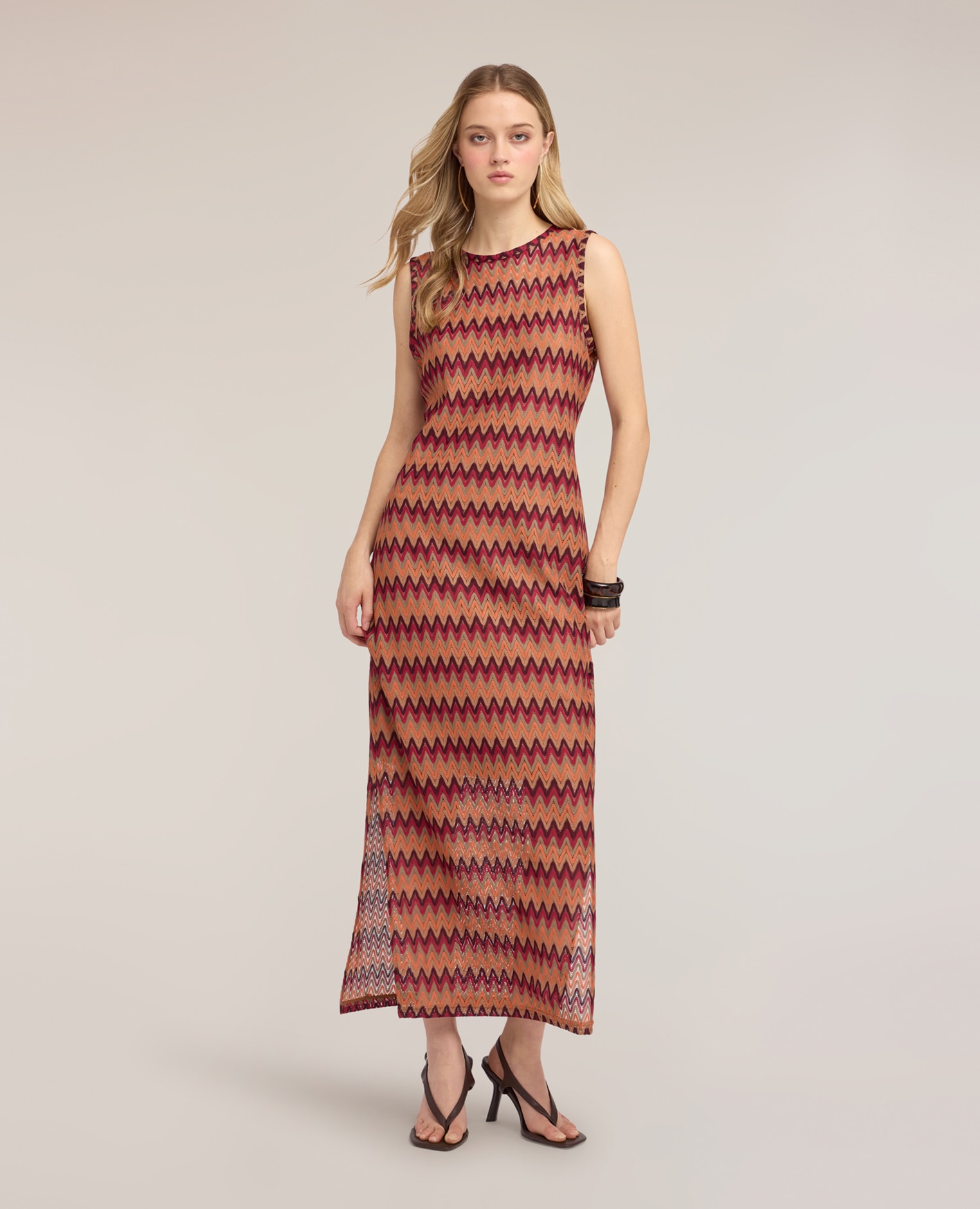 Vestido largo de punto fantasía chevron escote redondo con cierre de botón en la parte trasera - Motivi - Naranja Naranja-1