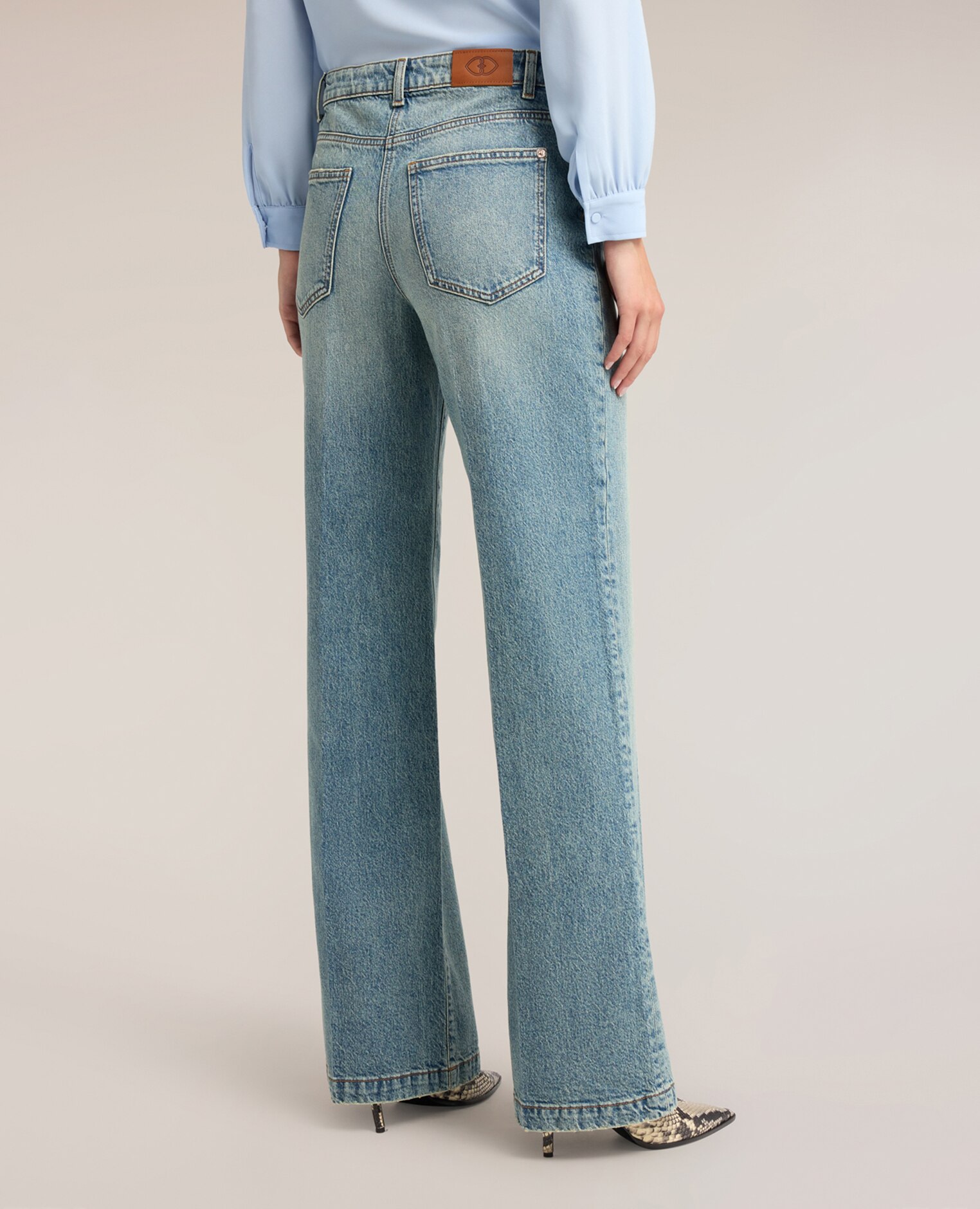 Jeans de mujer anchos de talle alto washed talle alto con cierre de botón y cremallera - Motivi - Azul claro Azul claro-2