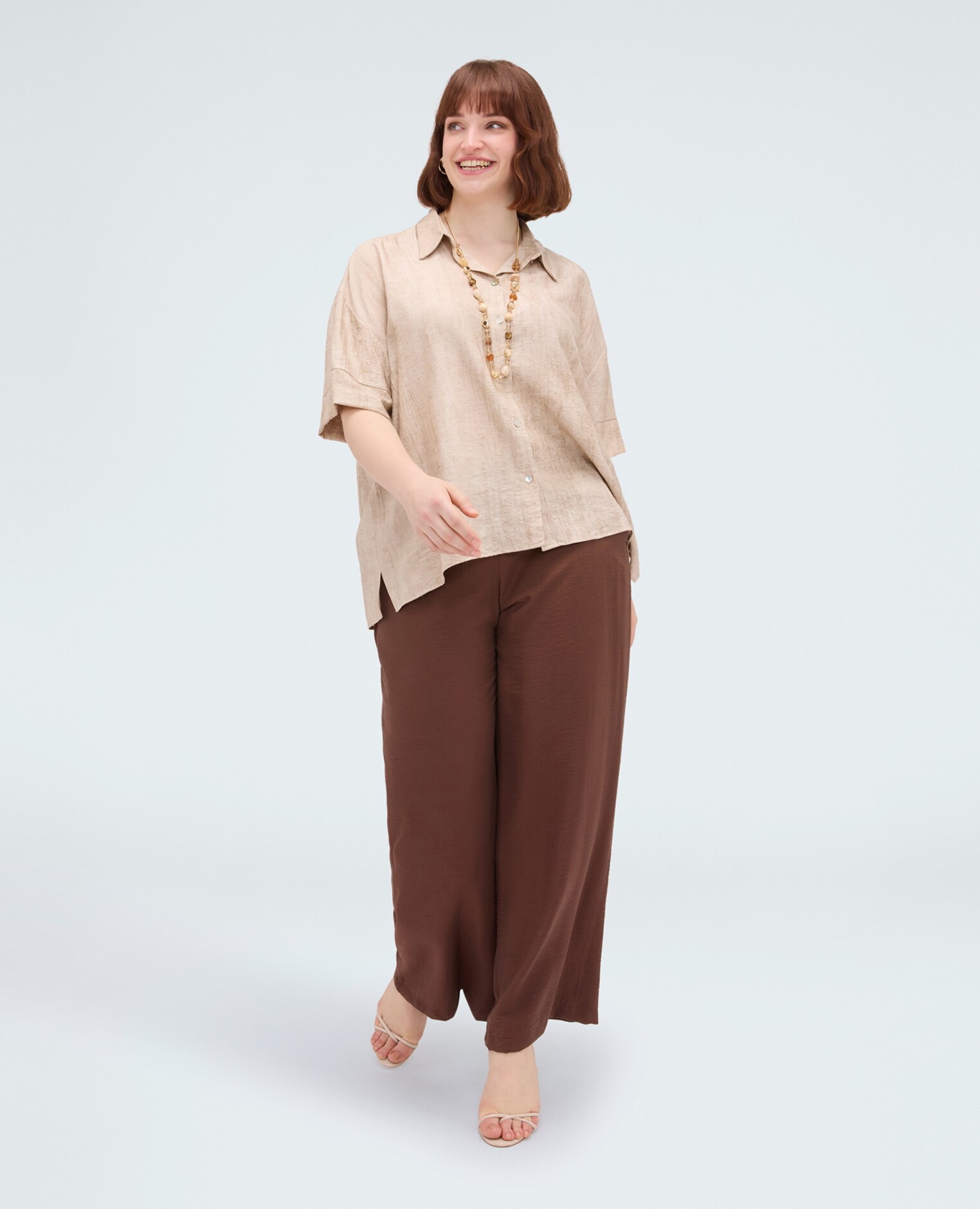 Camisa de mujer boxy en mezcla de viscosa fresco y ligero para una sensación agradable sobre la piel - Fiorella Rubino - Beige Beige-3